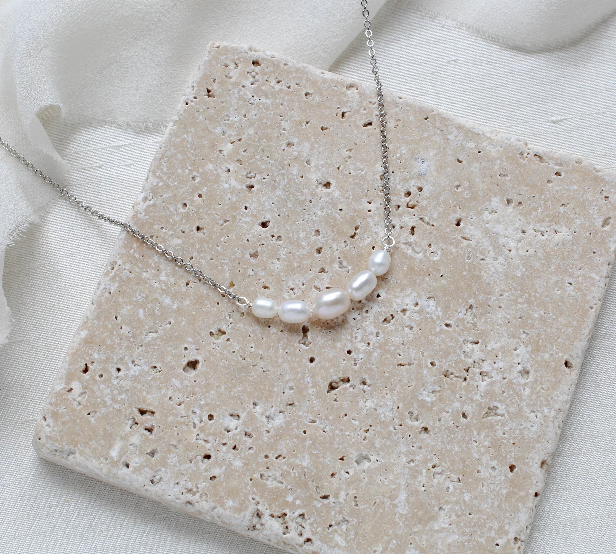 Delicate freshwater pearl necklace - DEMI - Treasures by Agnes