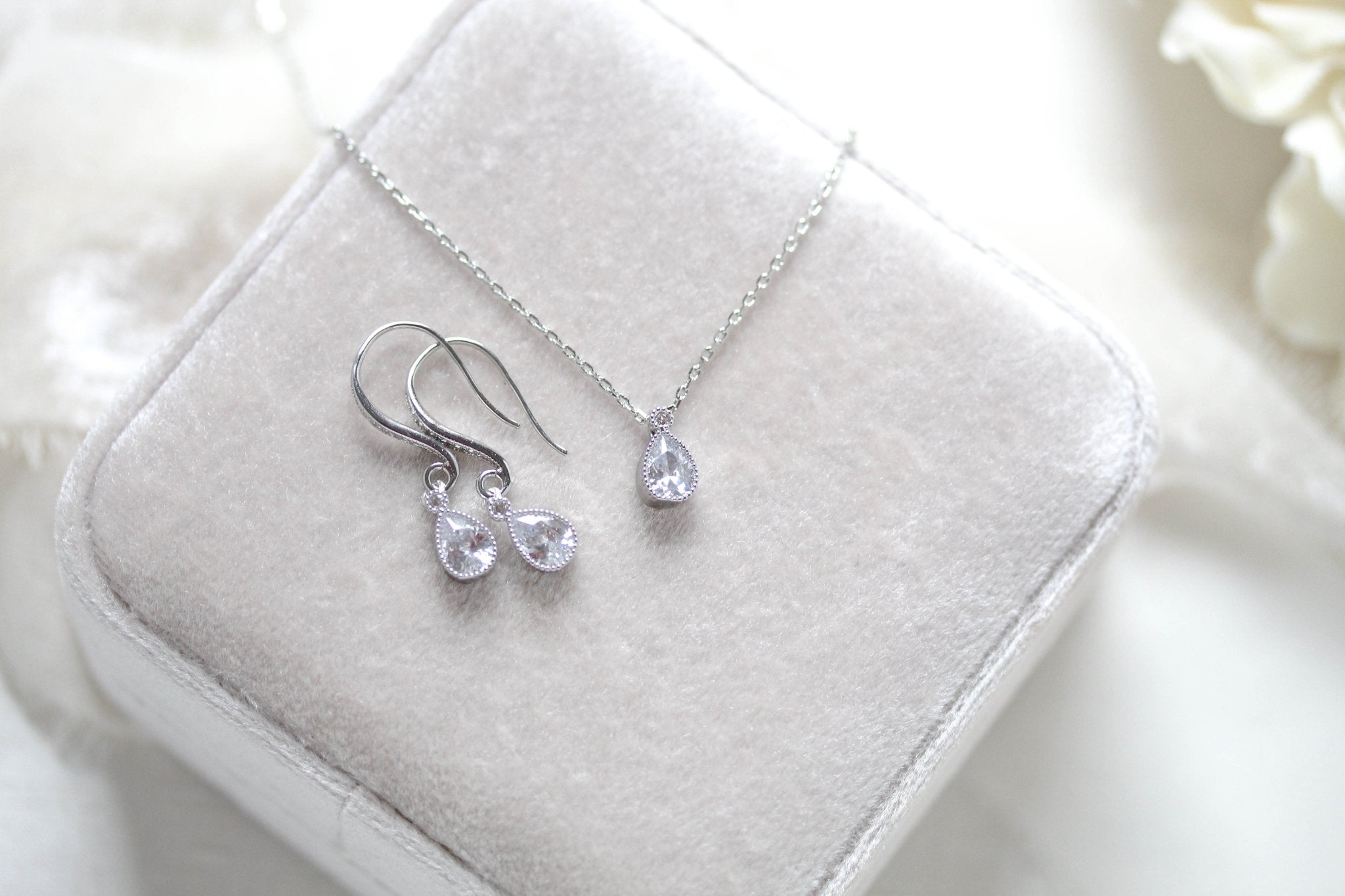 Delicate rose gold Bridal necklace and earring set - KHLOE - Treasures by Agnes