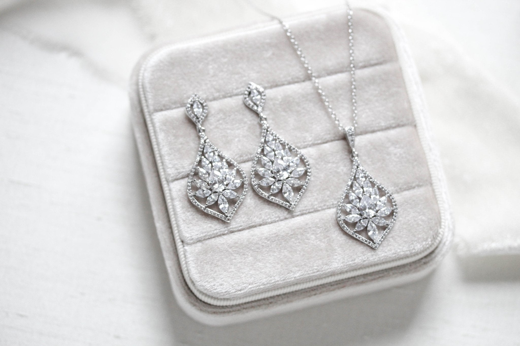 Rose gold necklace and earrings for Bride - CAMILLA - Treasures by Agnes