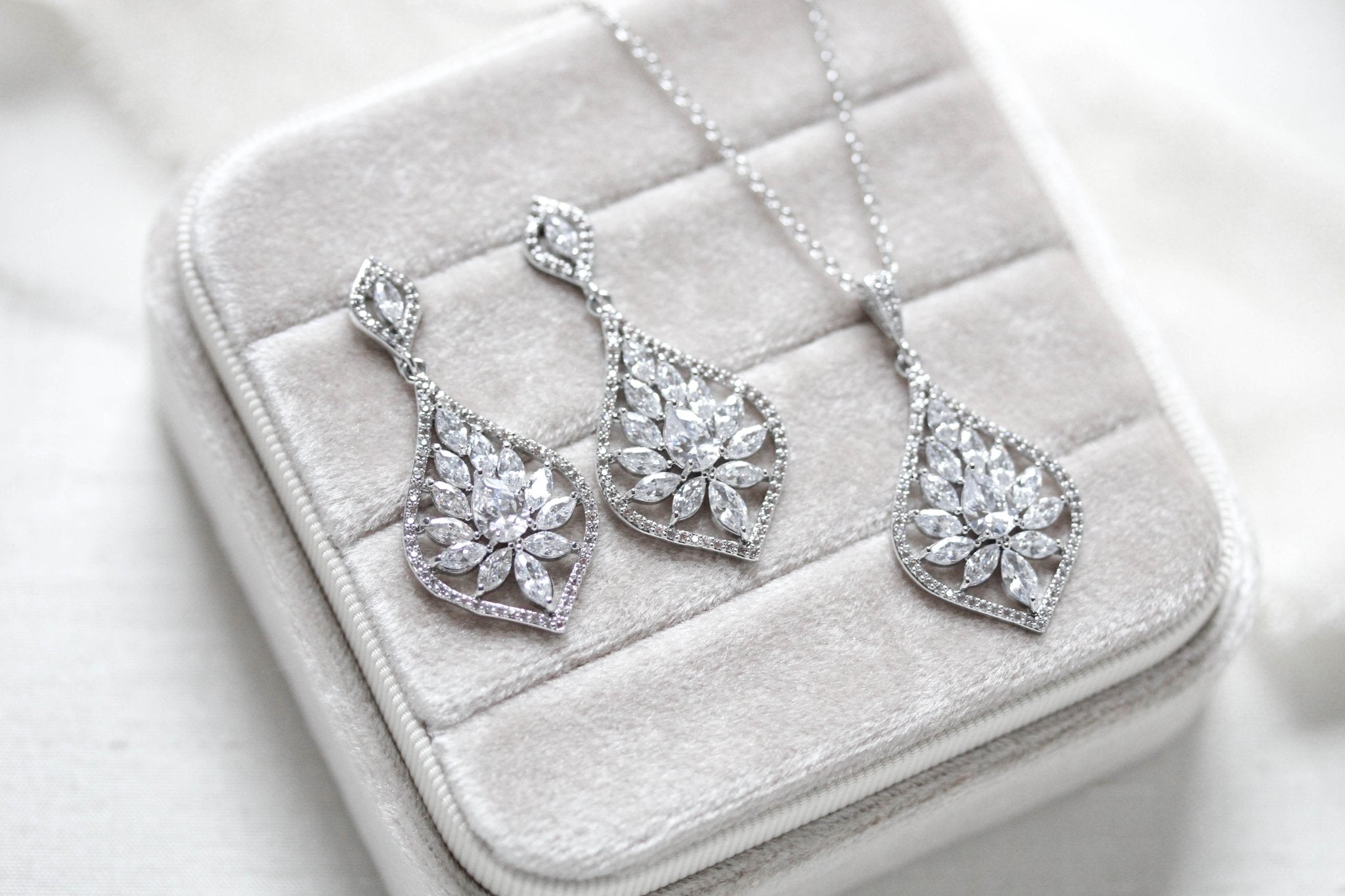 Rose gold necklace and earrings for Bride - CAMILLA - Treasures by Agnes