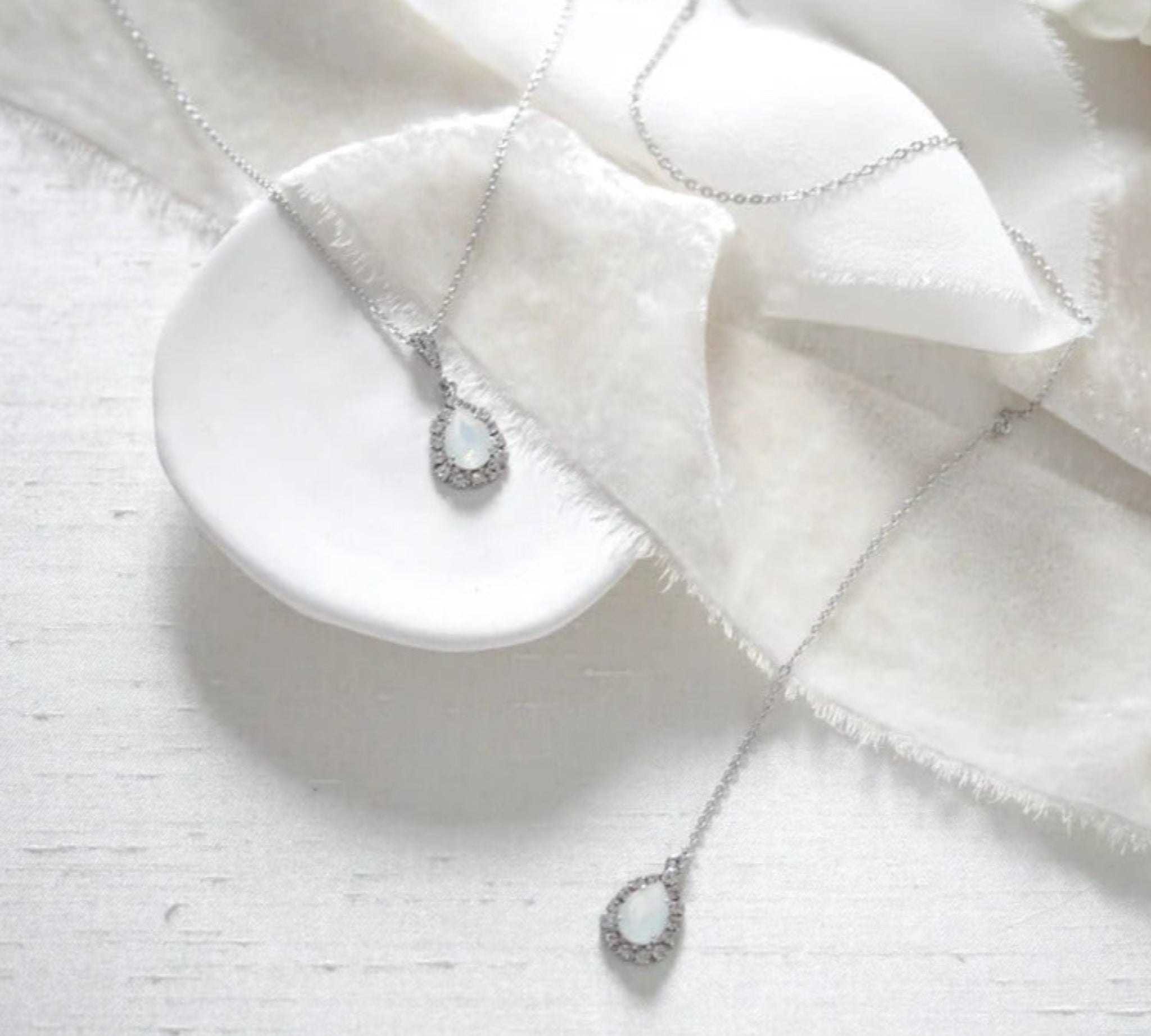 Dainty White opal crystal backdrop necklace - GIA