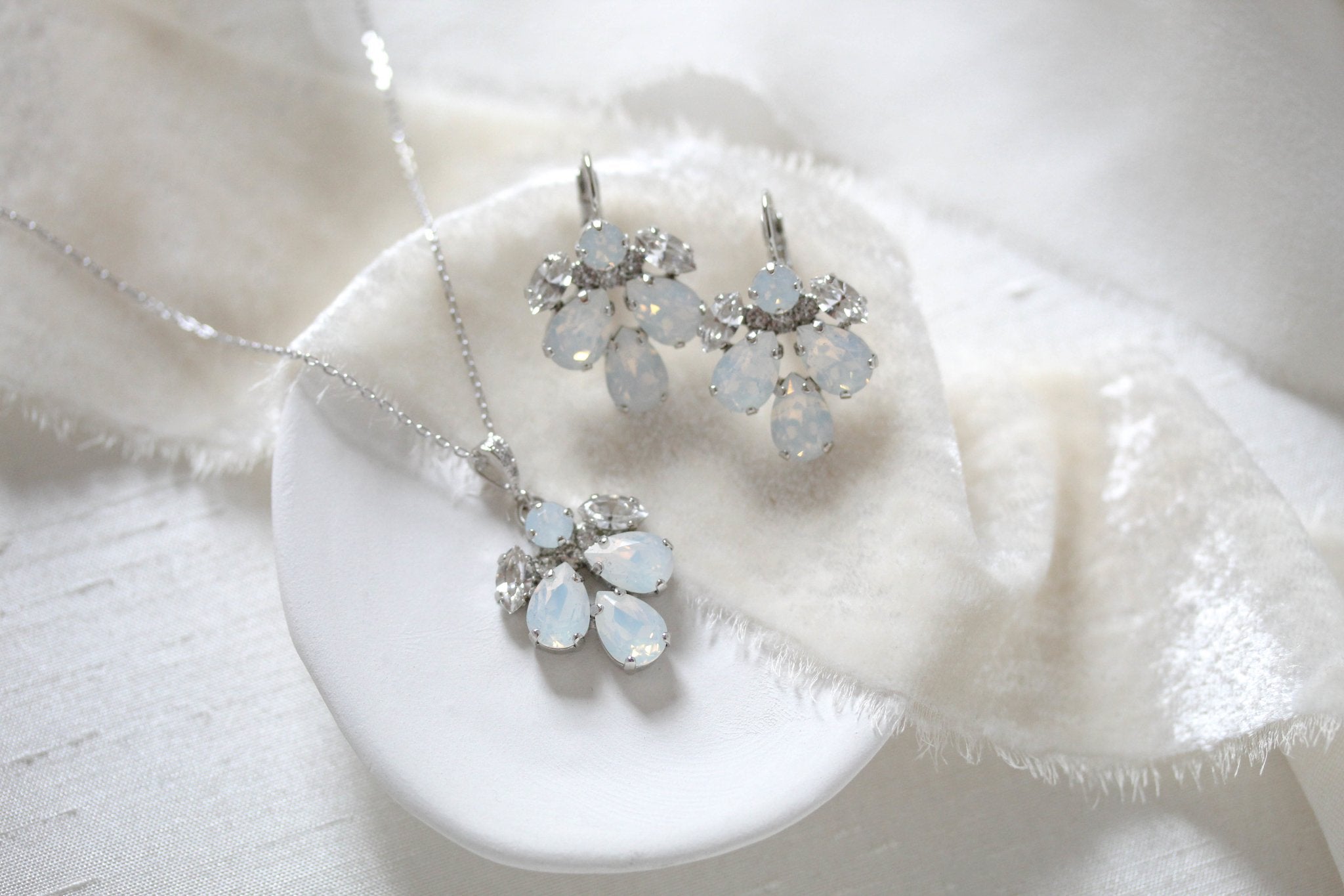 Delicate necklace and earrings for bride - Corinne