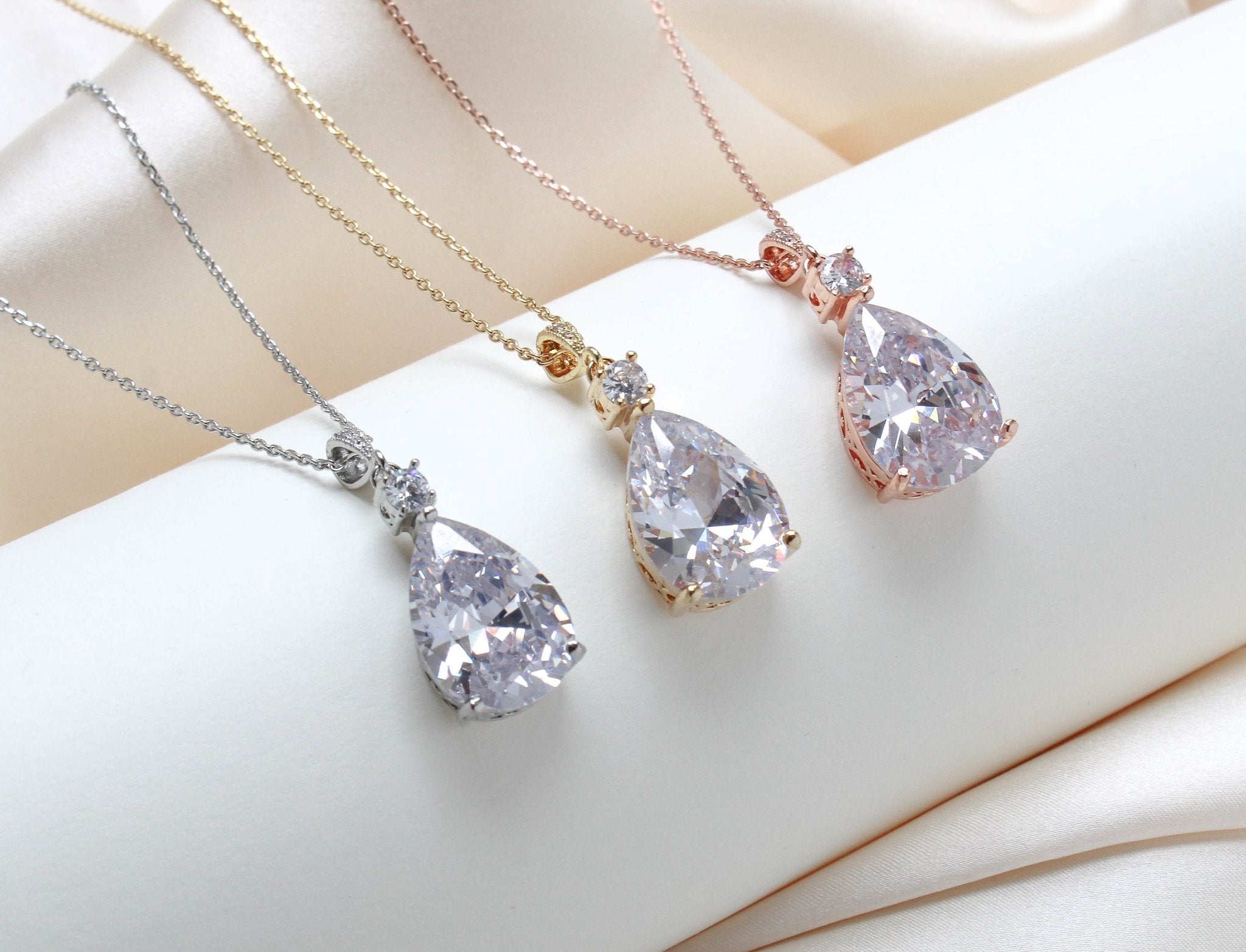 Delicate tear drop style necklace and earring set - PEYTON - Treasures by Agnes