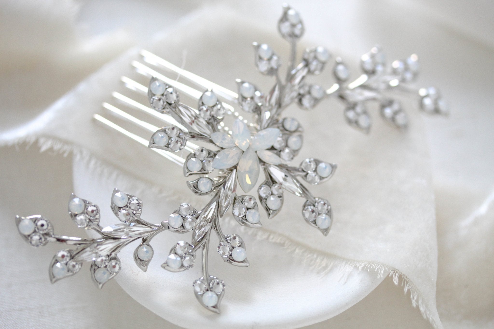 Floral Bridal hair comb - TERESA - Treasures by Agnes