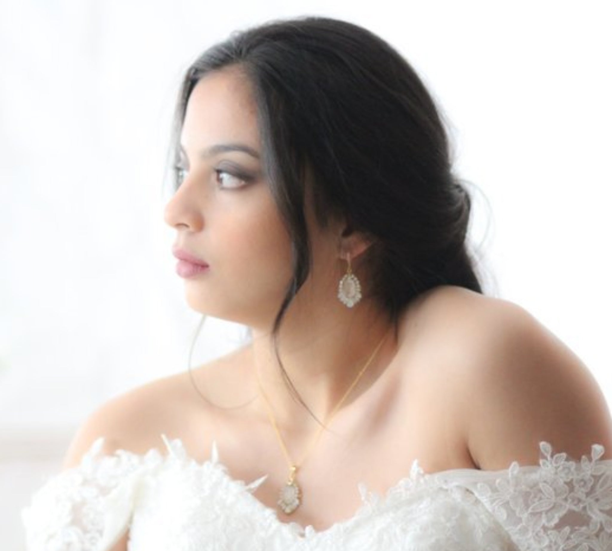 Gold Bridal crystal necklace - TEAGAN - Treasures by Agnes