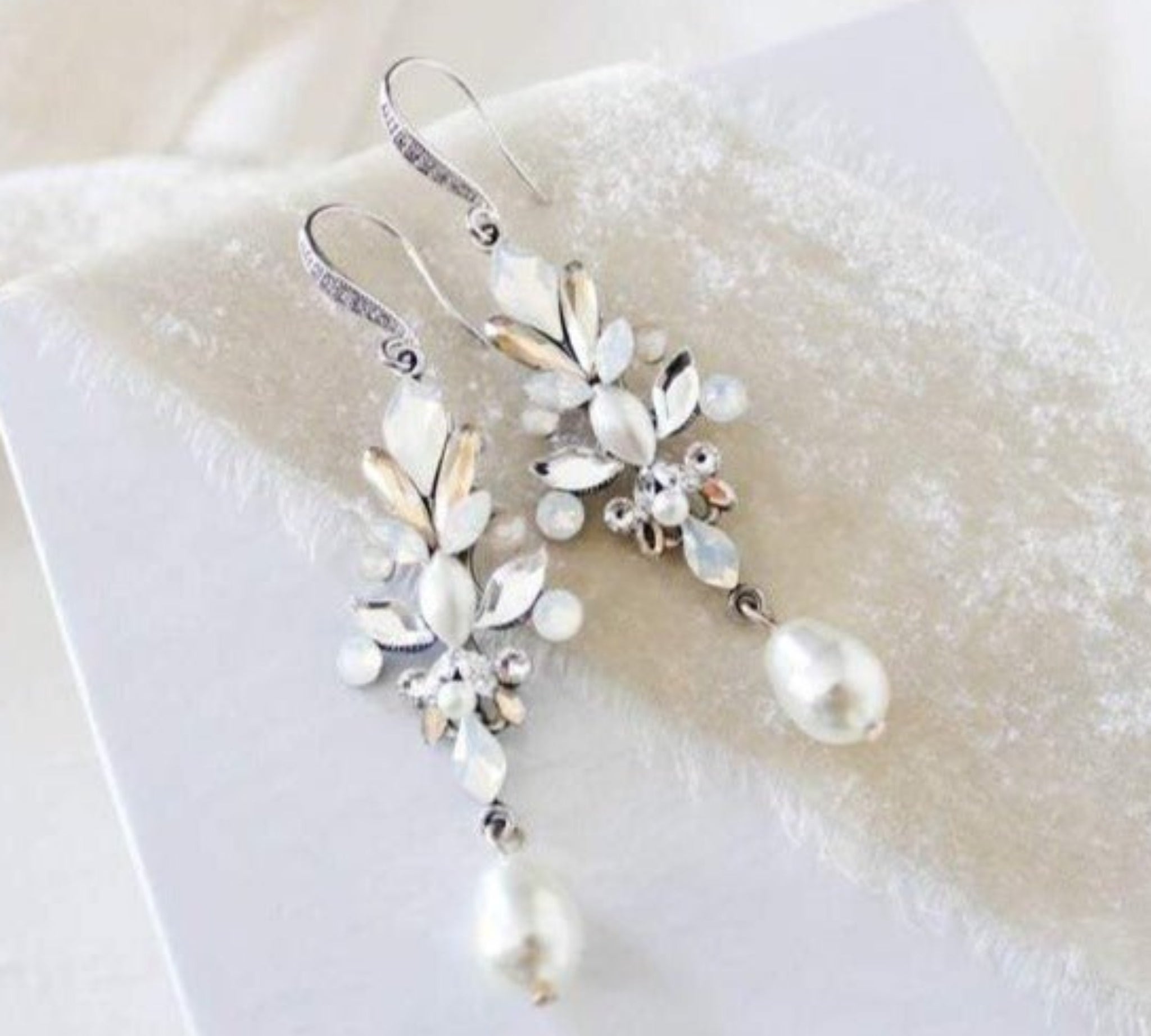 Pearl drop crystal Bridal earrings - STEPHANIE - Treasures by Agnes