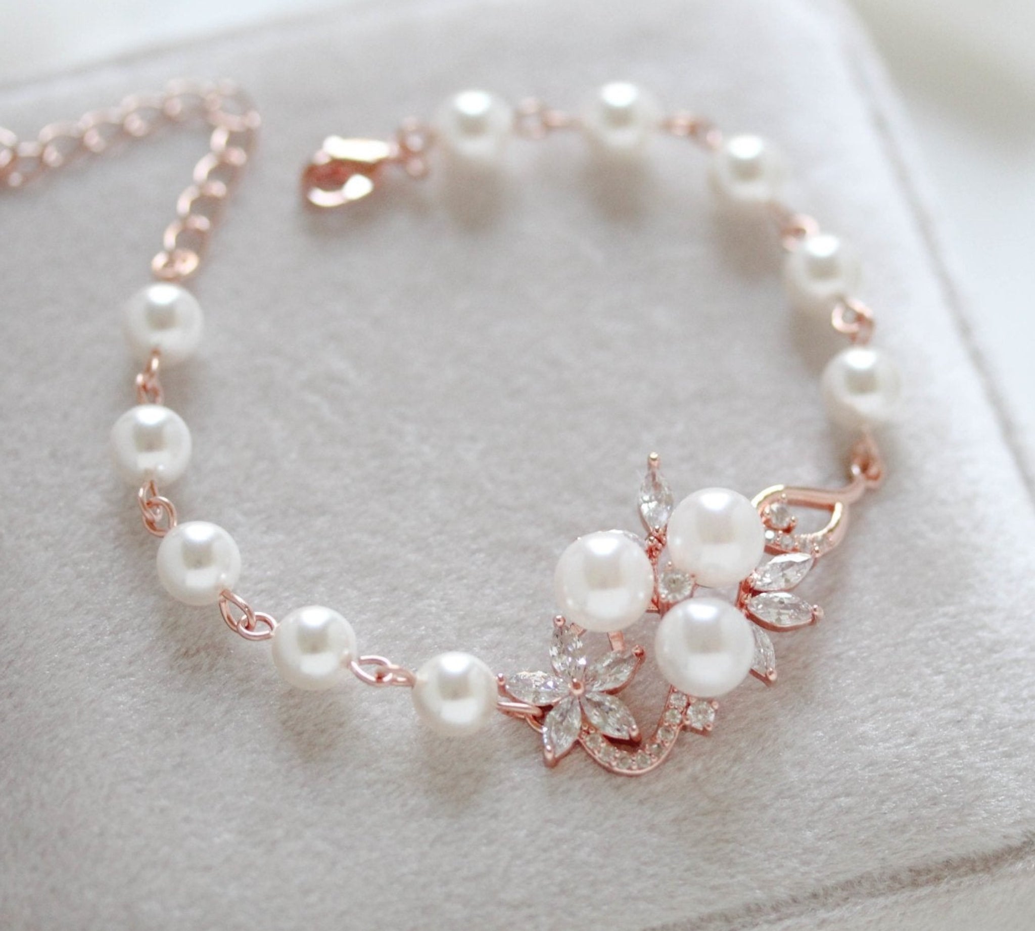 Rose gold Bridal bracelet with pearls MIA - Treasures by Agnes