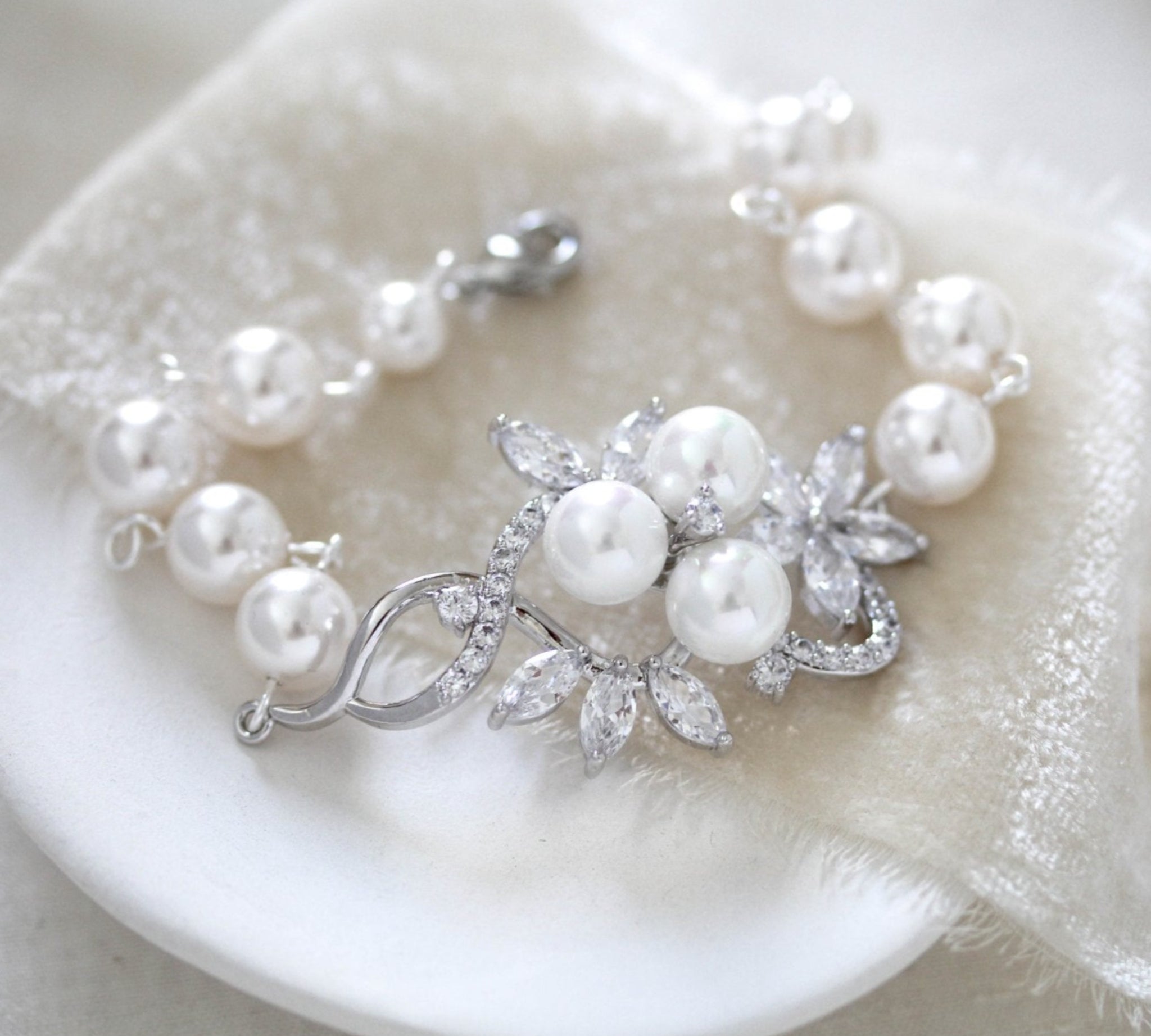 Rose gold Bridal bracelet with pearls MIA - Treasures by Agnes