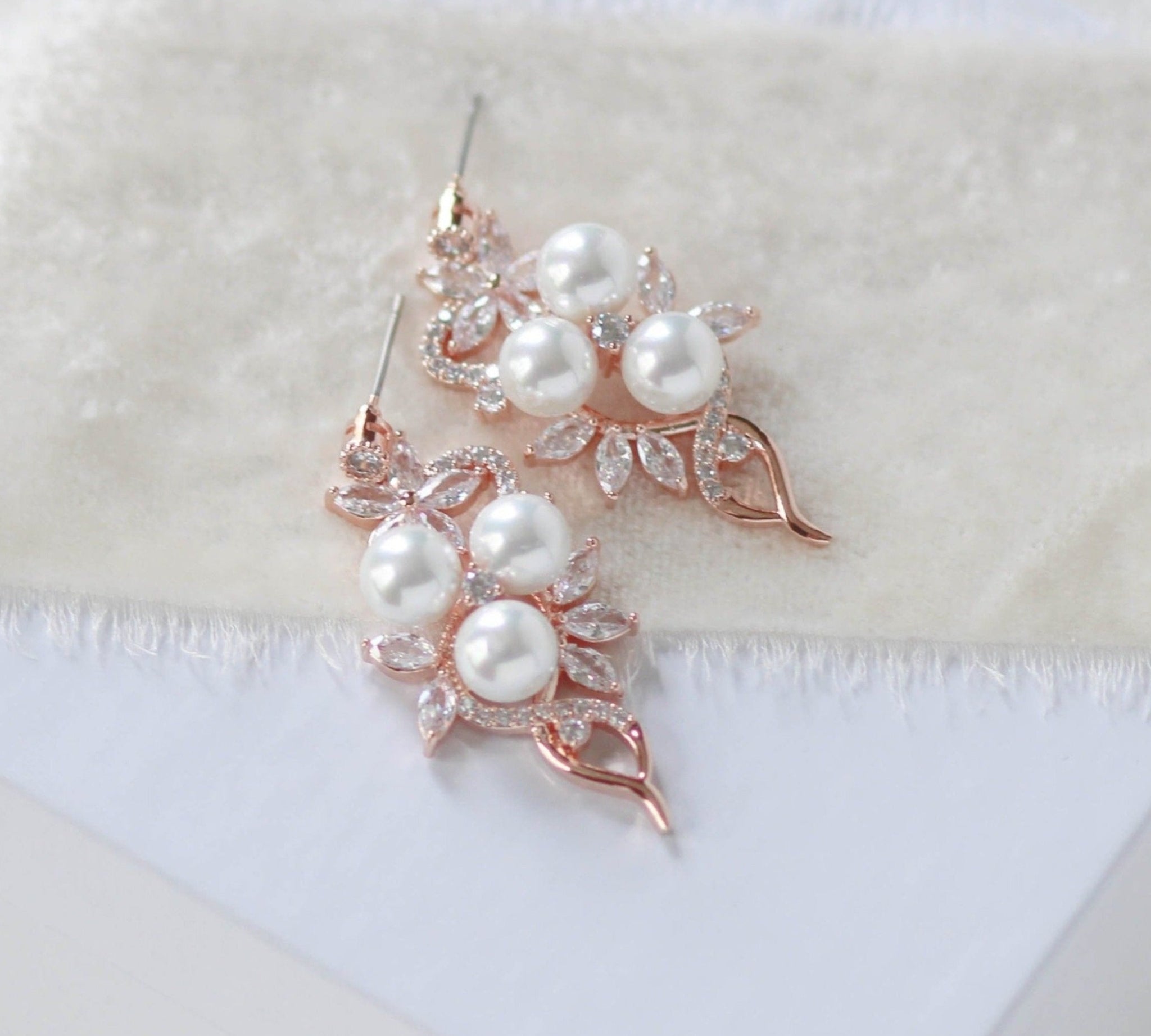 Rose gold Bridal earrings with pearls MIA - Treasures by Agnes