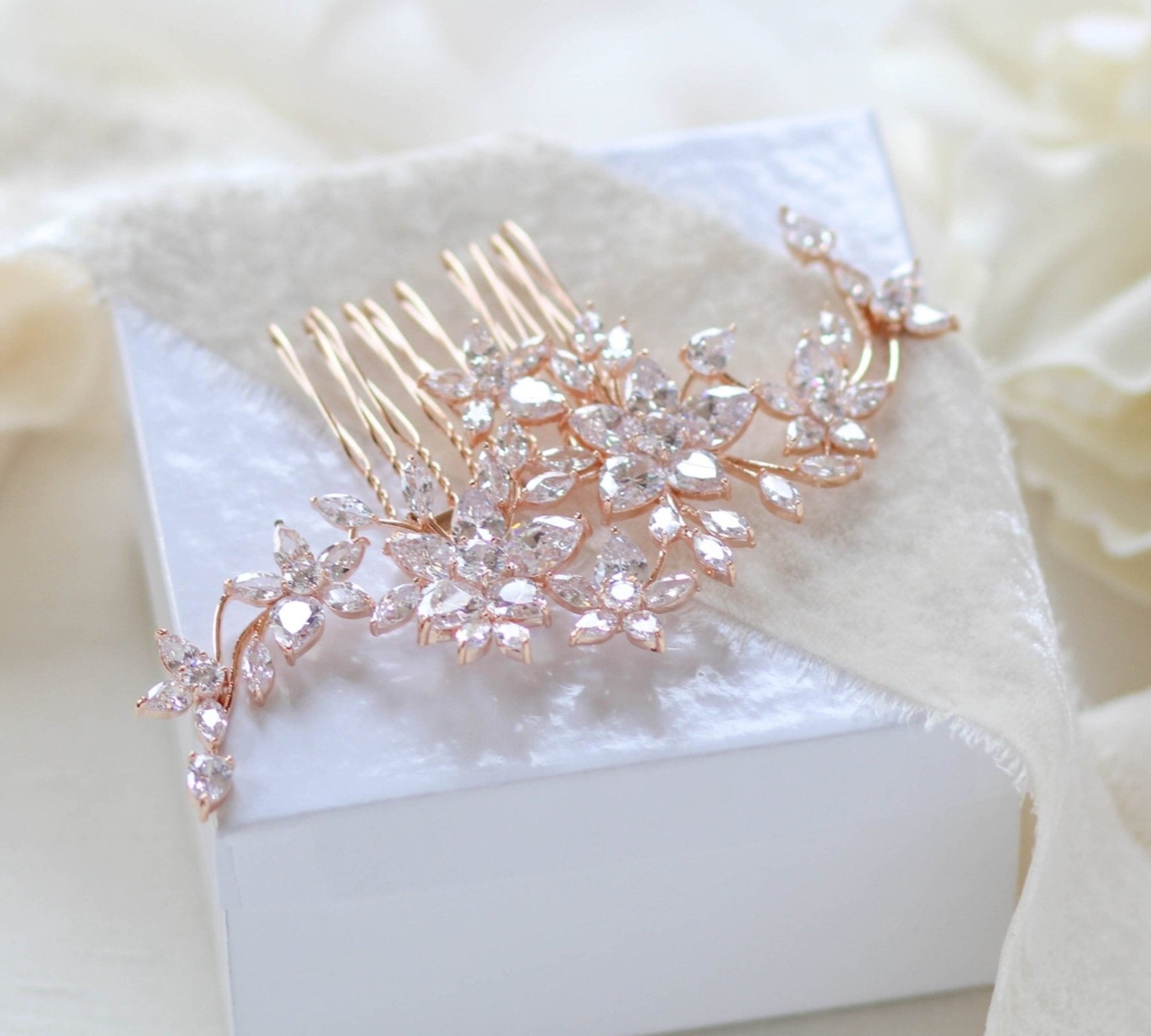 Rose gold bridal hair comb - LILY - Treasures by Agnes