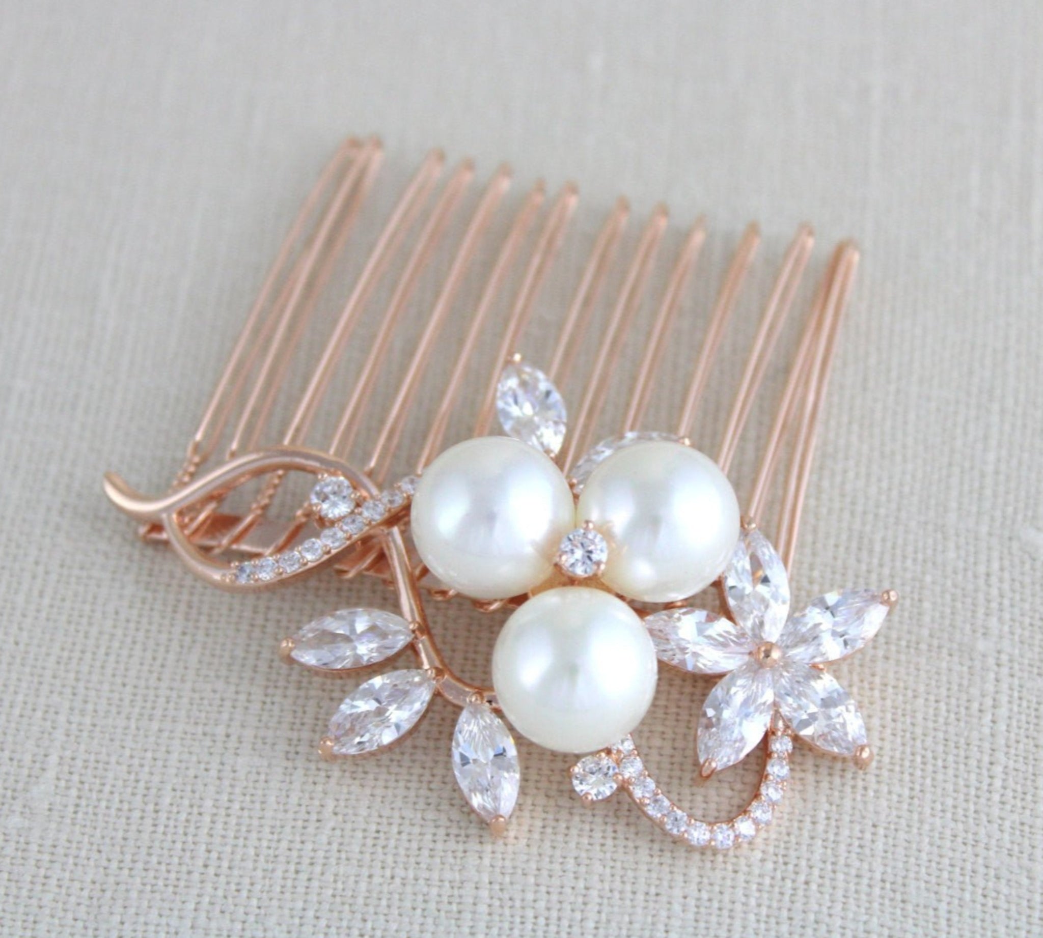 Rose gold Bridal hair comb with pearls MIA - Treasures by Agnes