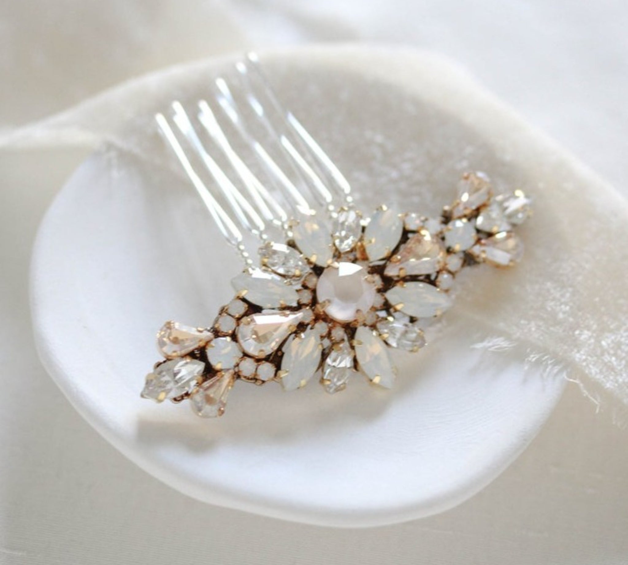 Simple bridal hair comb with Austrian crystals - THEODORA - Treasures by Agnes