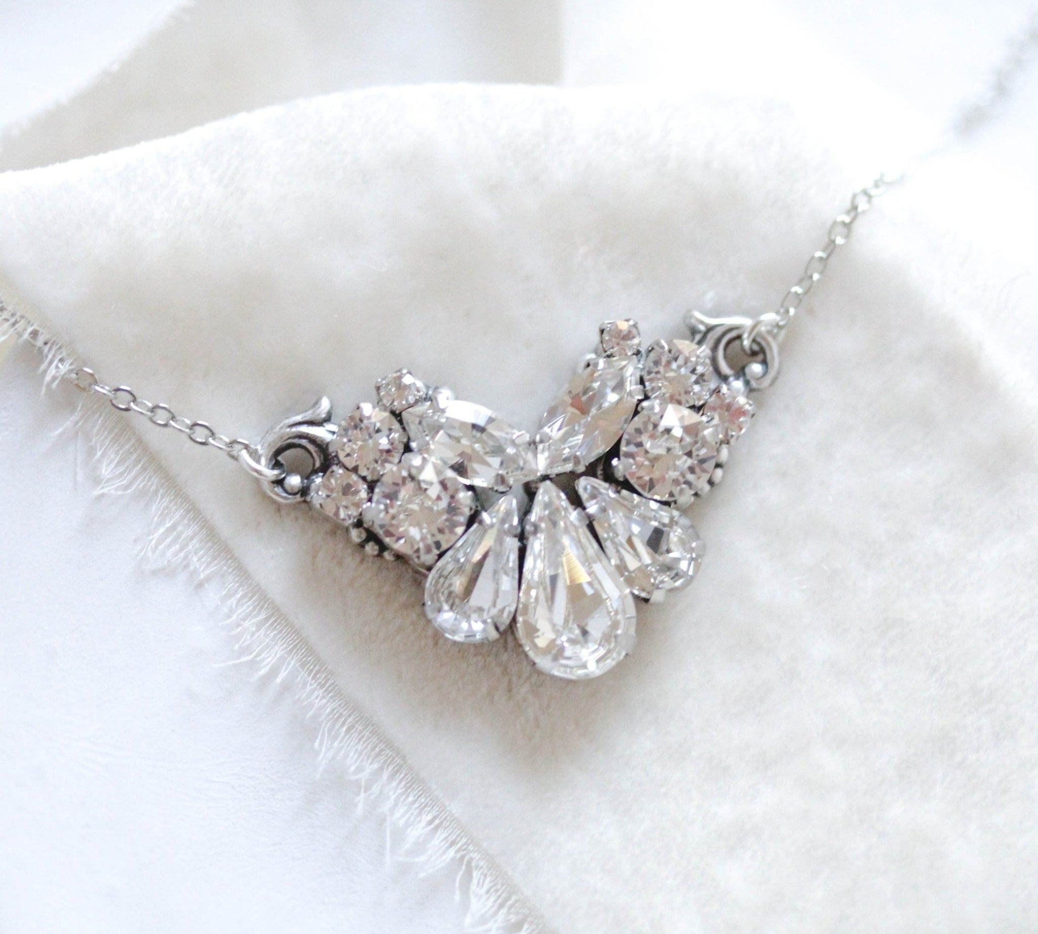 Simple Vintage style Crystal Wedding necklace - LANEY - Treasures by Agnes