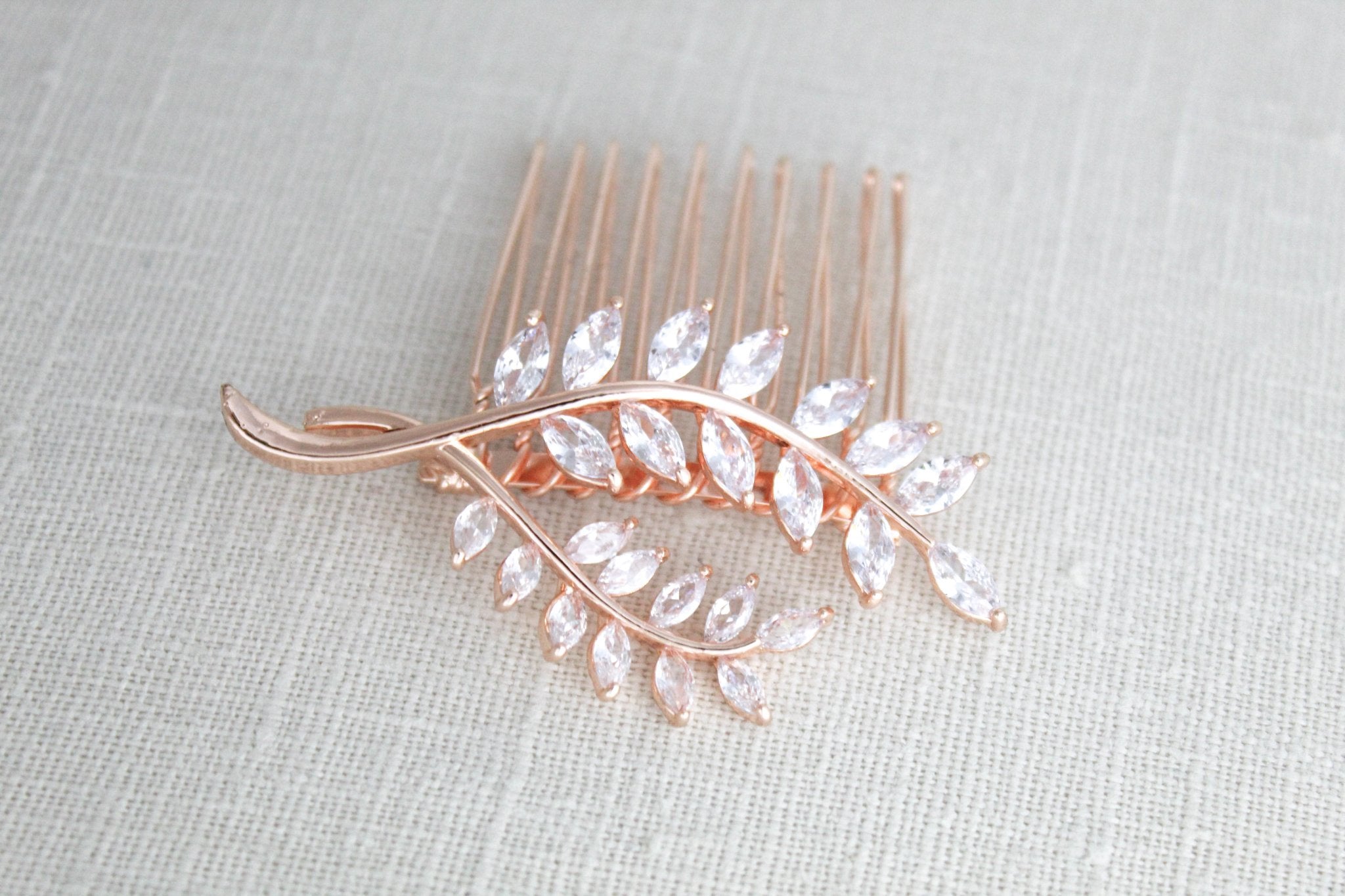 Small rose gold Bridal hair comb - APRILLE - Treasures by Agnes