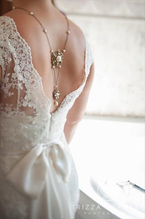 How to Choose a Bridal Necklace that Best Matches Your Wedding Dress