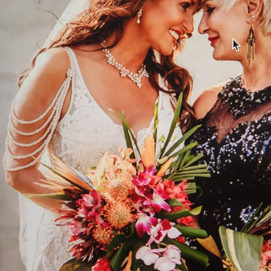 How to Pick Your Wedding Necklace According to Your Face Shape - Treasures by Agnes
