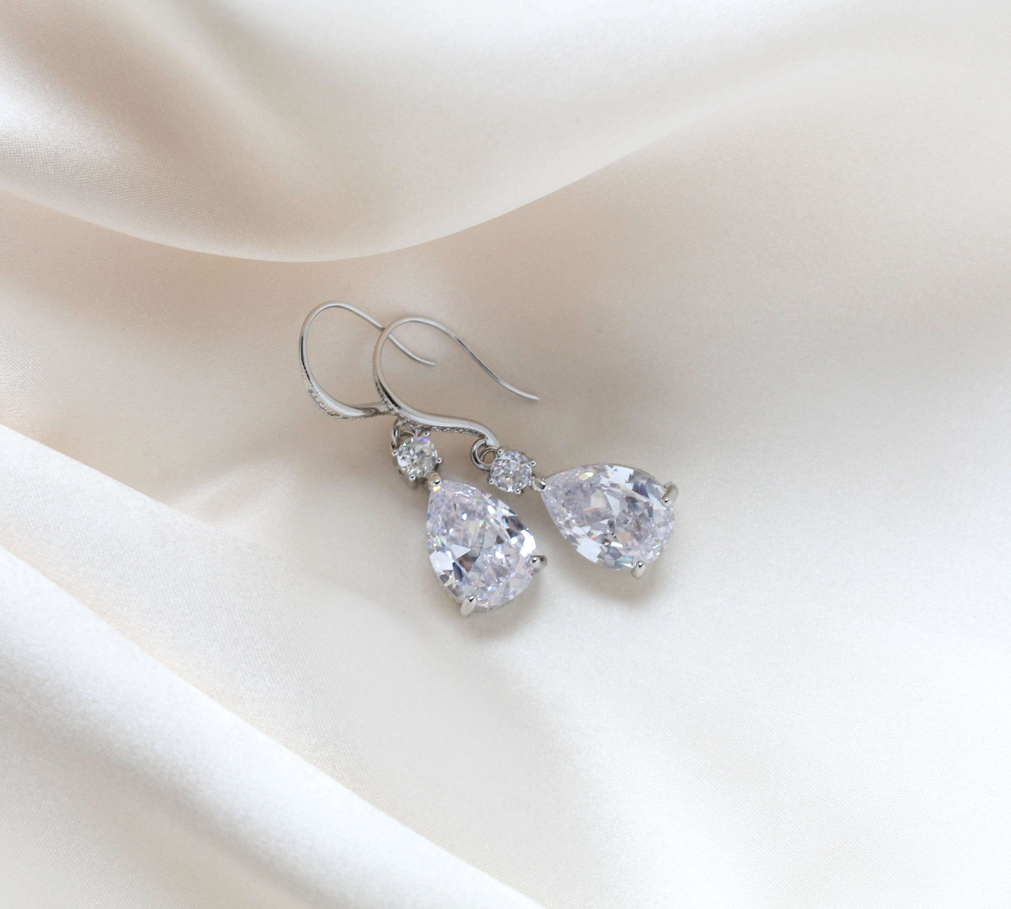 Delicate tear drop style necklace and earring set - PEYTON