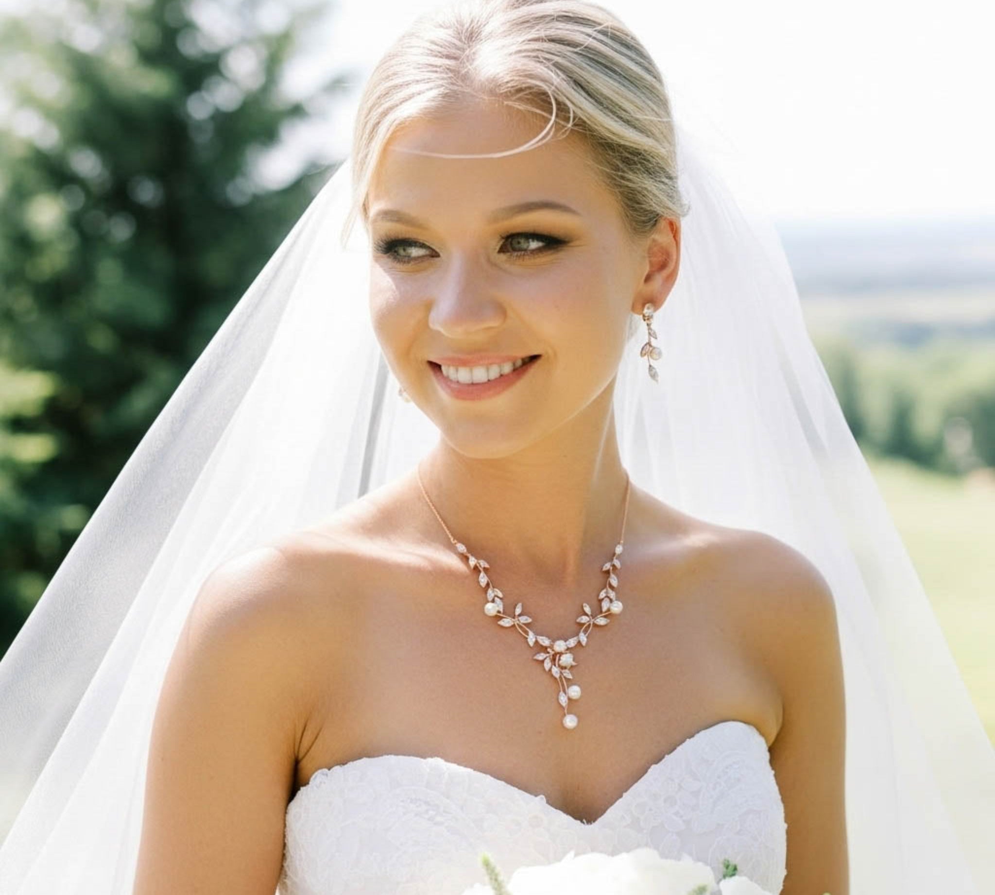 Amanda Necklace & Earrings - Treasures by Agnes