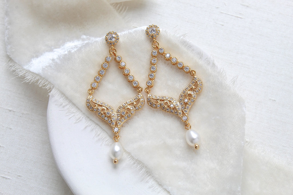 Delicate gold chandelier earrings with pearl drop - BLAIRE - Treasures by Agnes