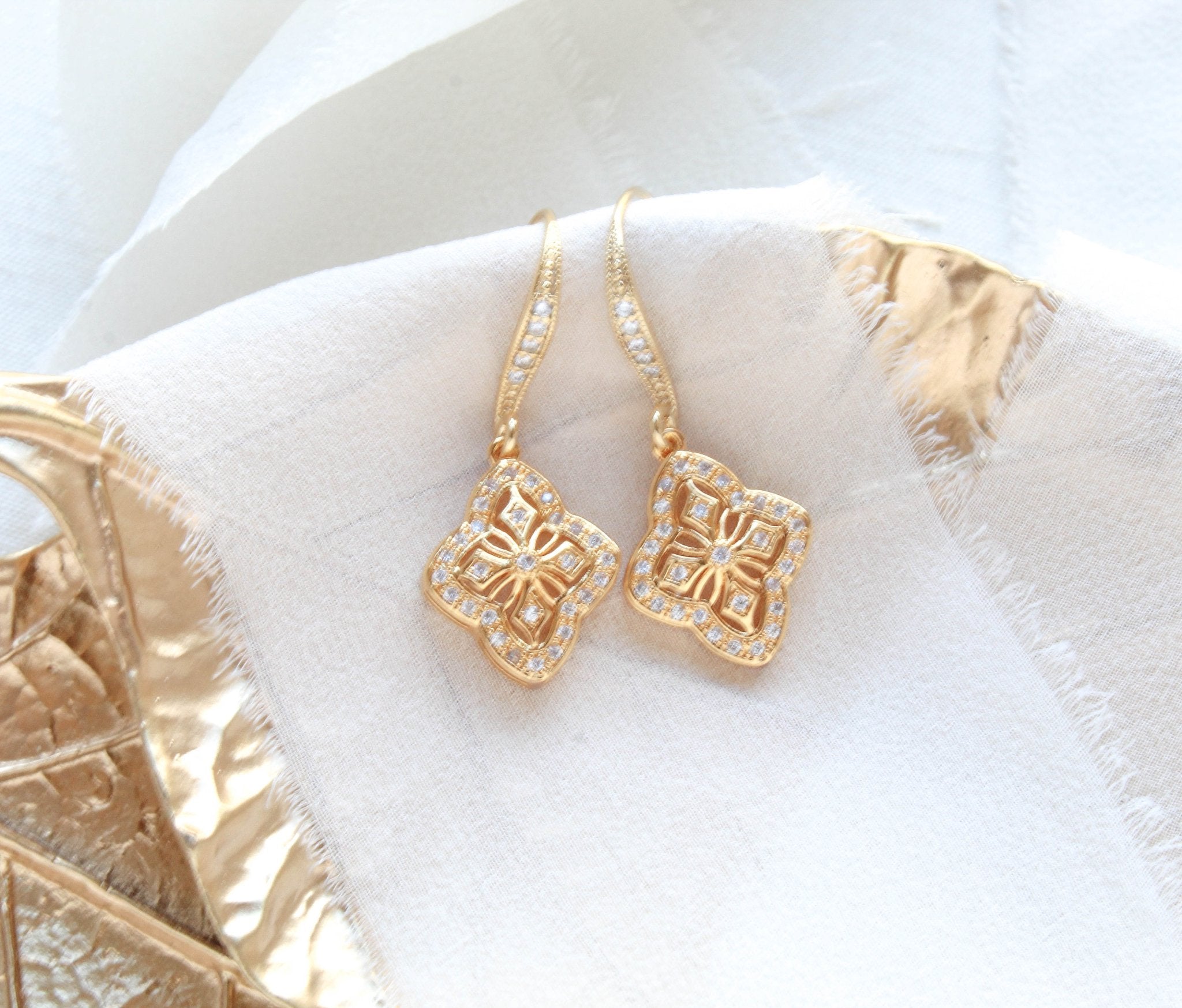 Delicate rose gold bridal pendant necklace - ADDIA - Treasures by Agnes