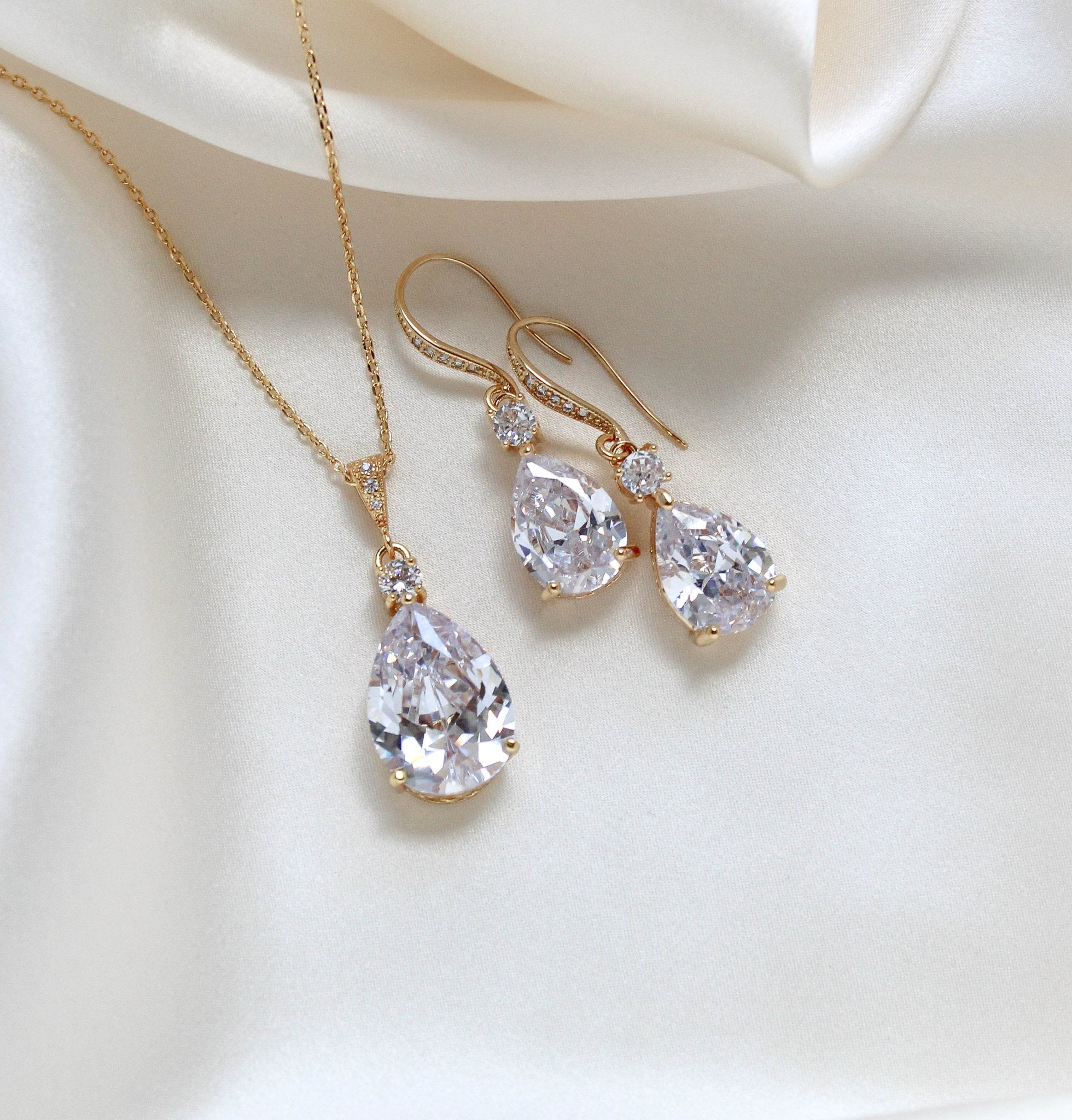 Delicate tear drop style necklace and earring set - PEYTON - Treasures by Agnes