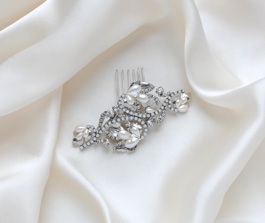 Floral Bridal hair comb with Austrian crystals and pearls - LISA - Treasures by Agnes