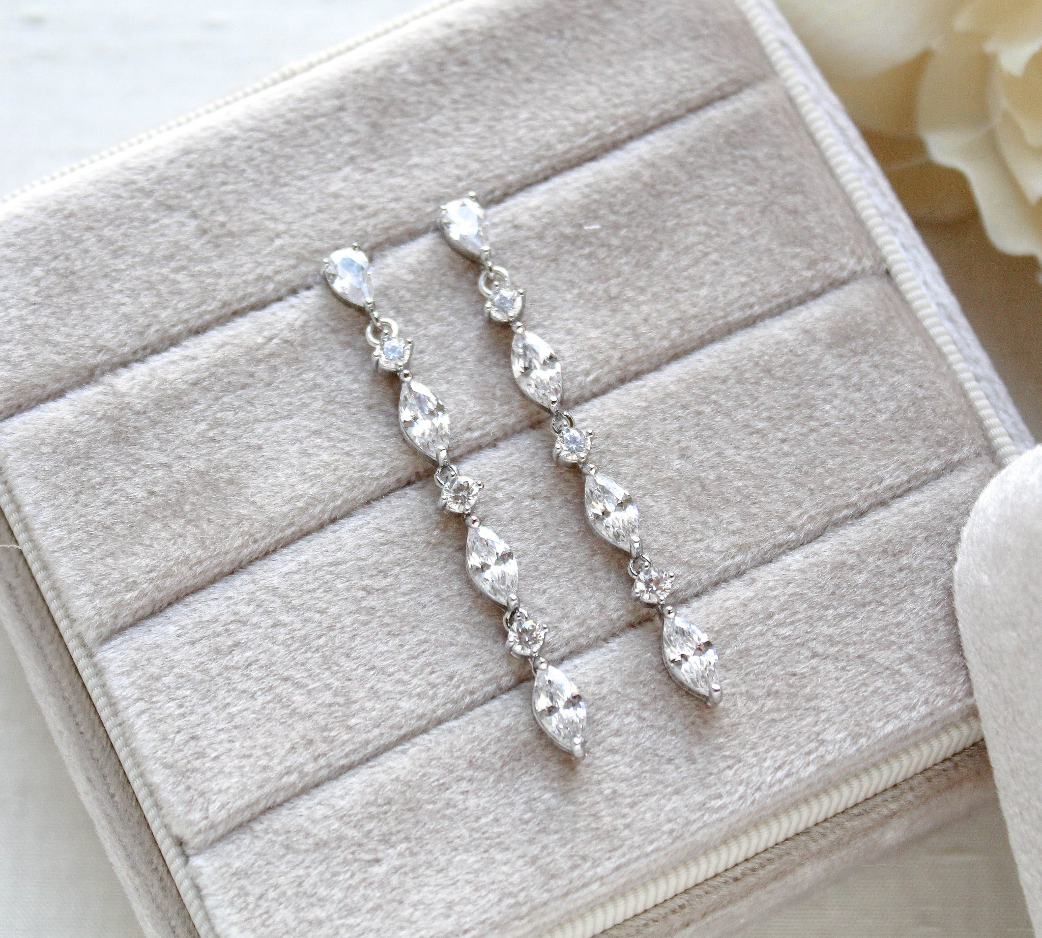 LIV Bridal Earrings - Treasures by Agnes