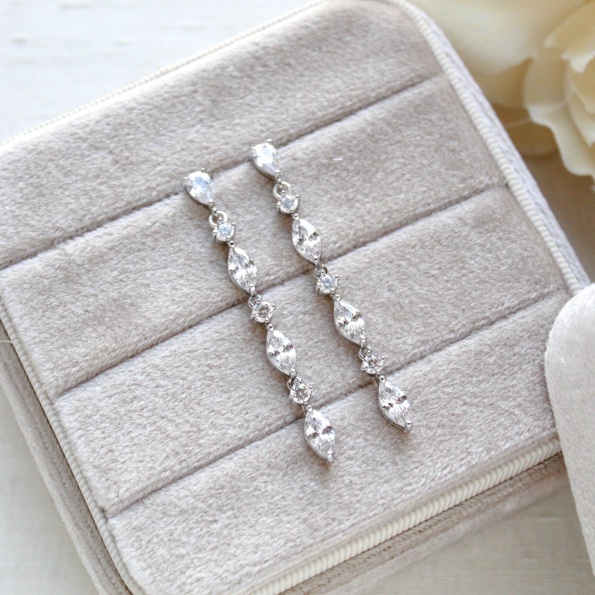 LIV Bridal Earrings - Treasures by Agnes