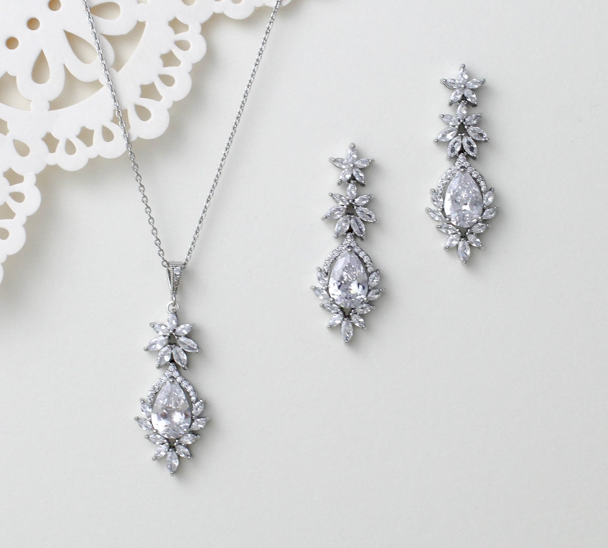 Rose gold Bridal earrings and necklace set - PAIGE - Treasures by Agnes