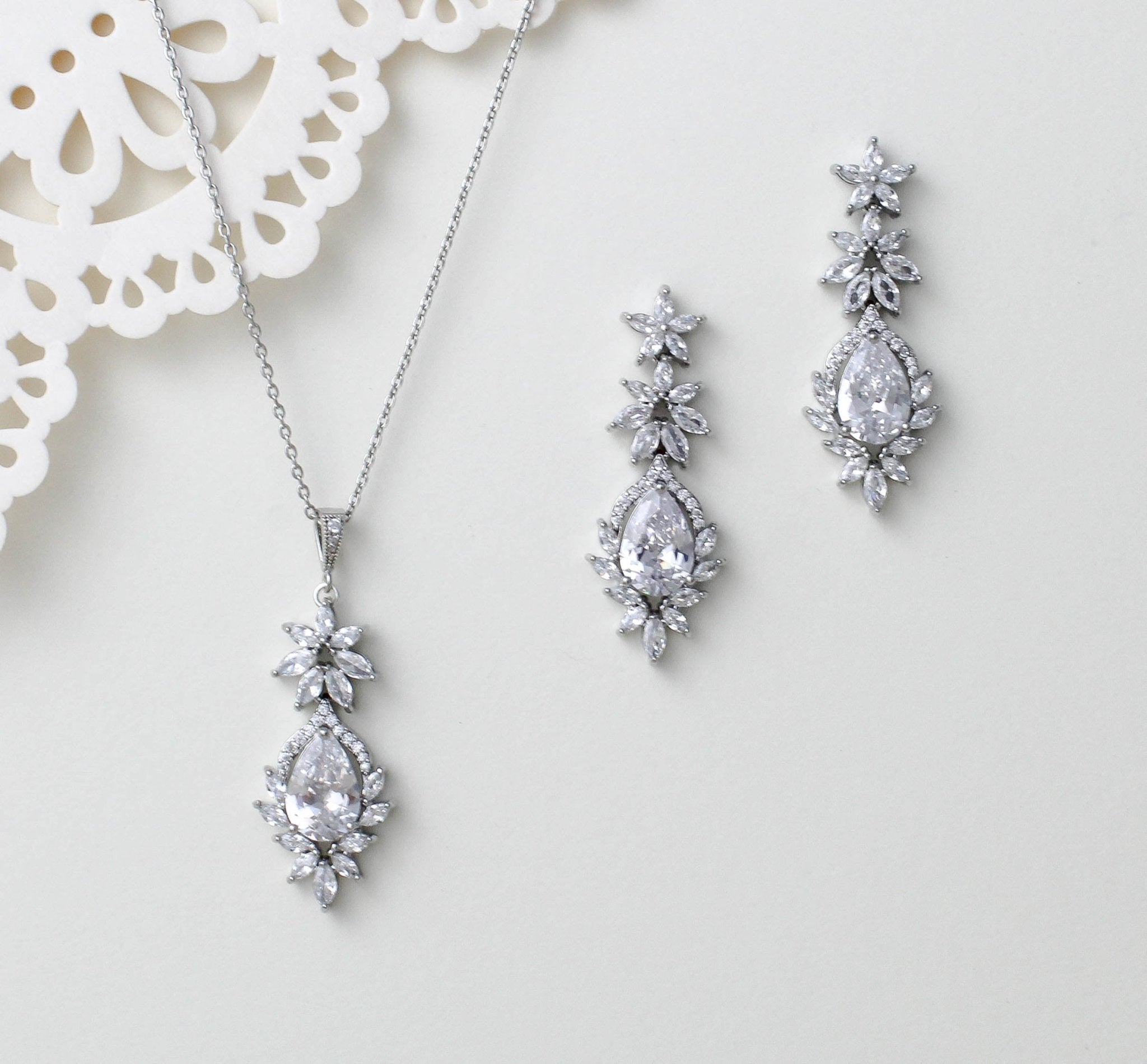 Rose gold Bridal earrings and necklace set - PAIGE - Treasures by Agnes
