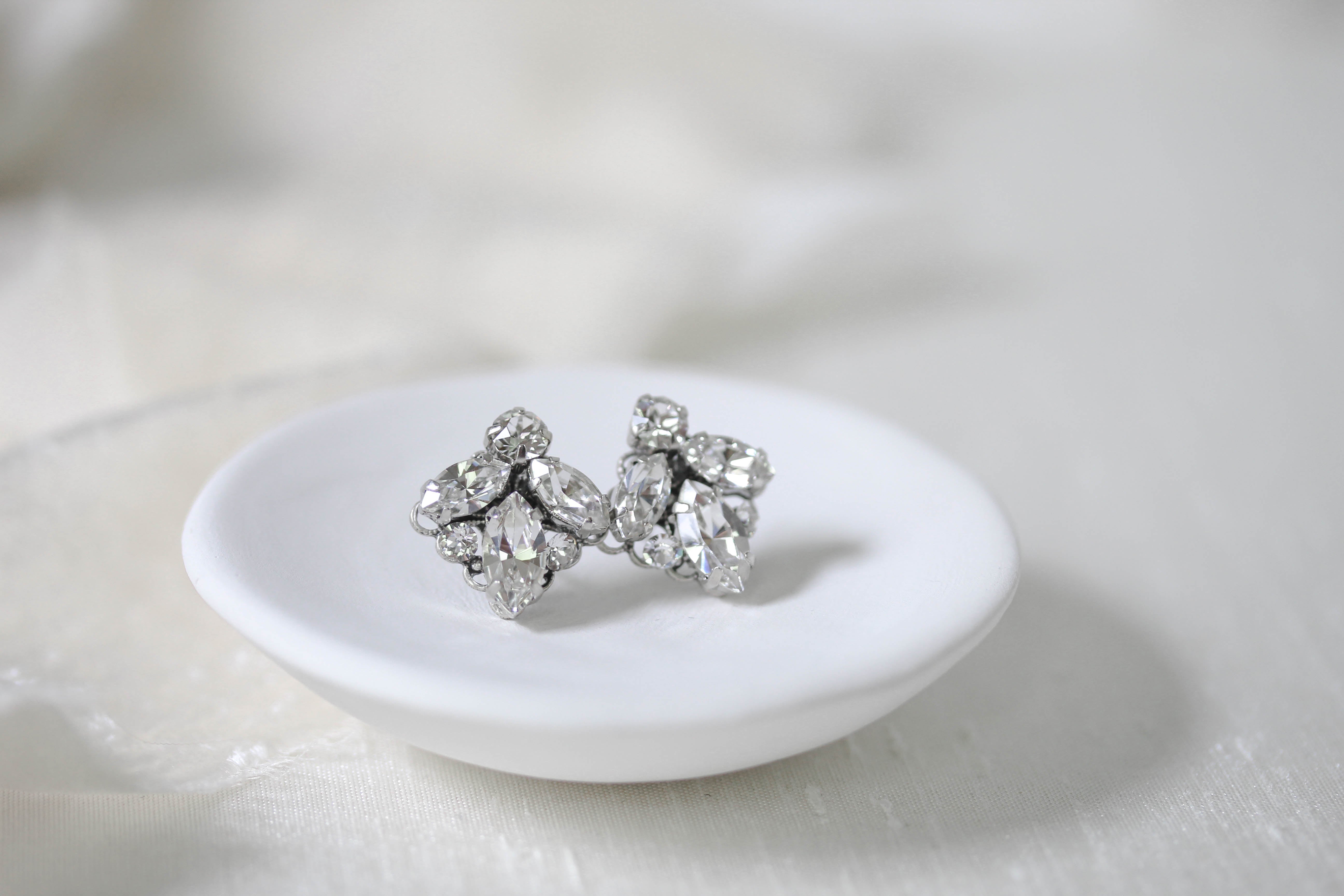 Small crystal stud bridal earrings - MILEY - Treasures by Agnes
