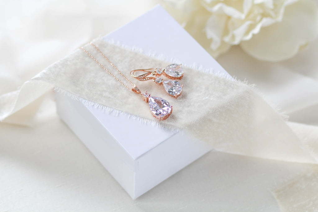 Delicate tear drop style necklace and earring set - BLAIR - Treasures by Agnes
