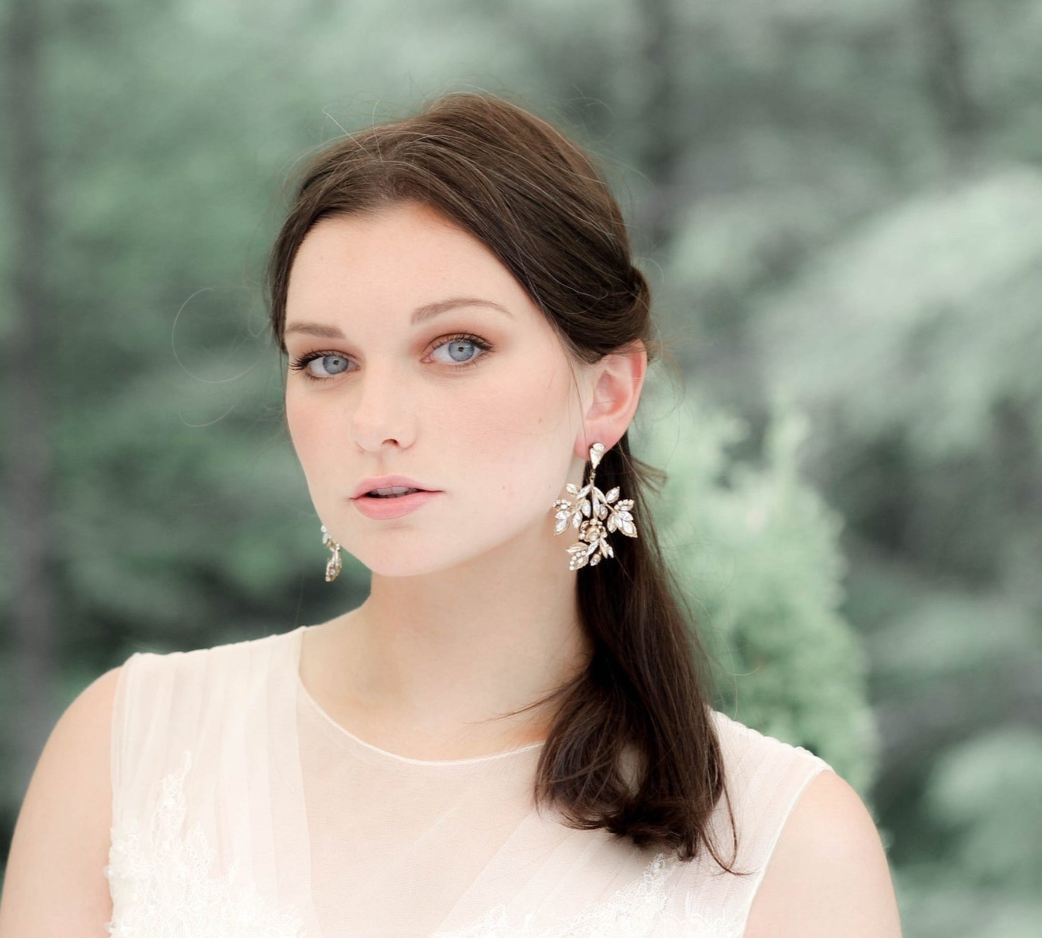 Antique gold Boho Crystal wedding earrings - MARLO - Treasures by Agnes