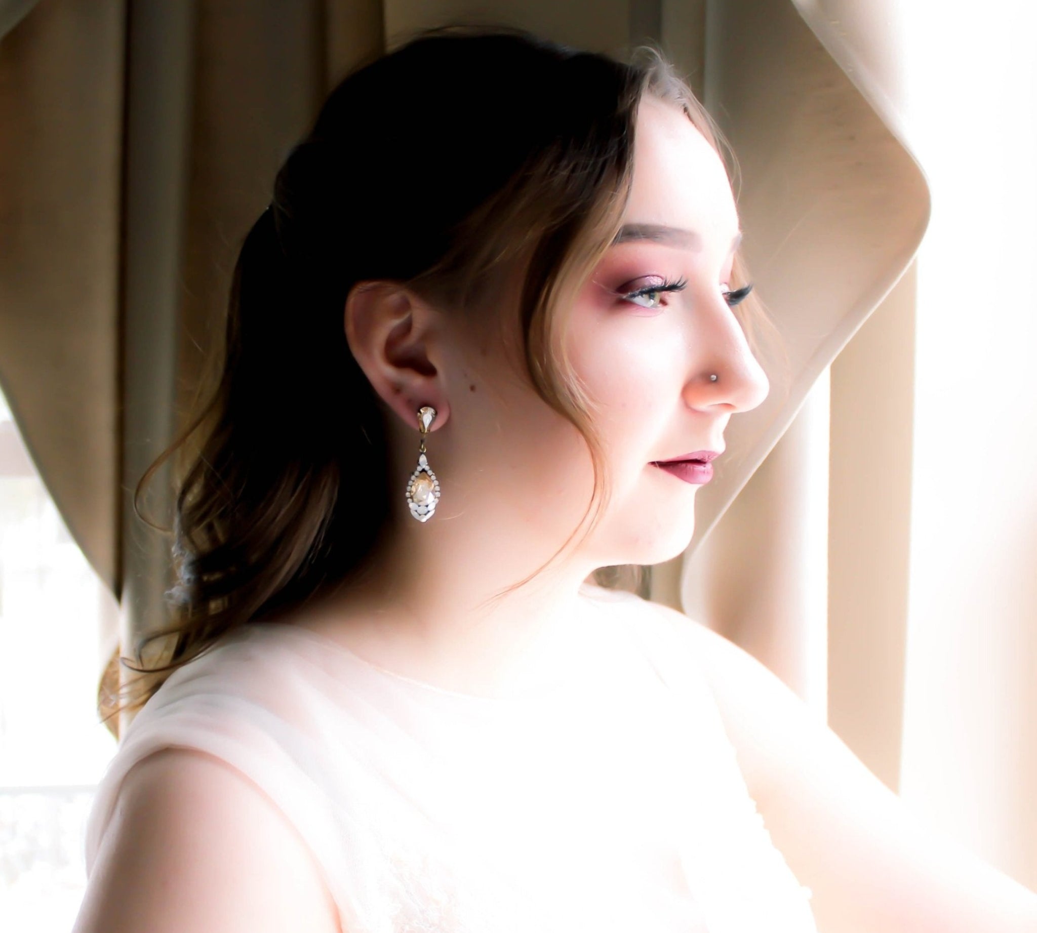 Antique gold crystal teardrop Bridal earrings - JULIA - Treasures by Agnes