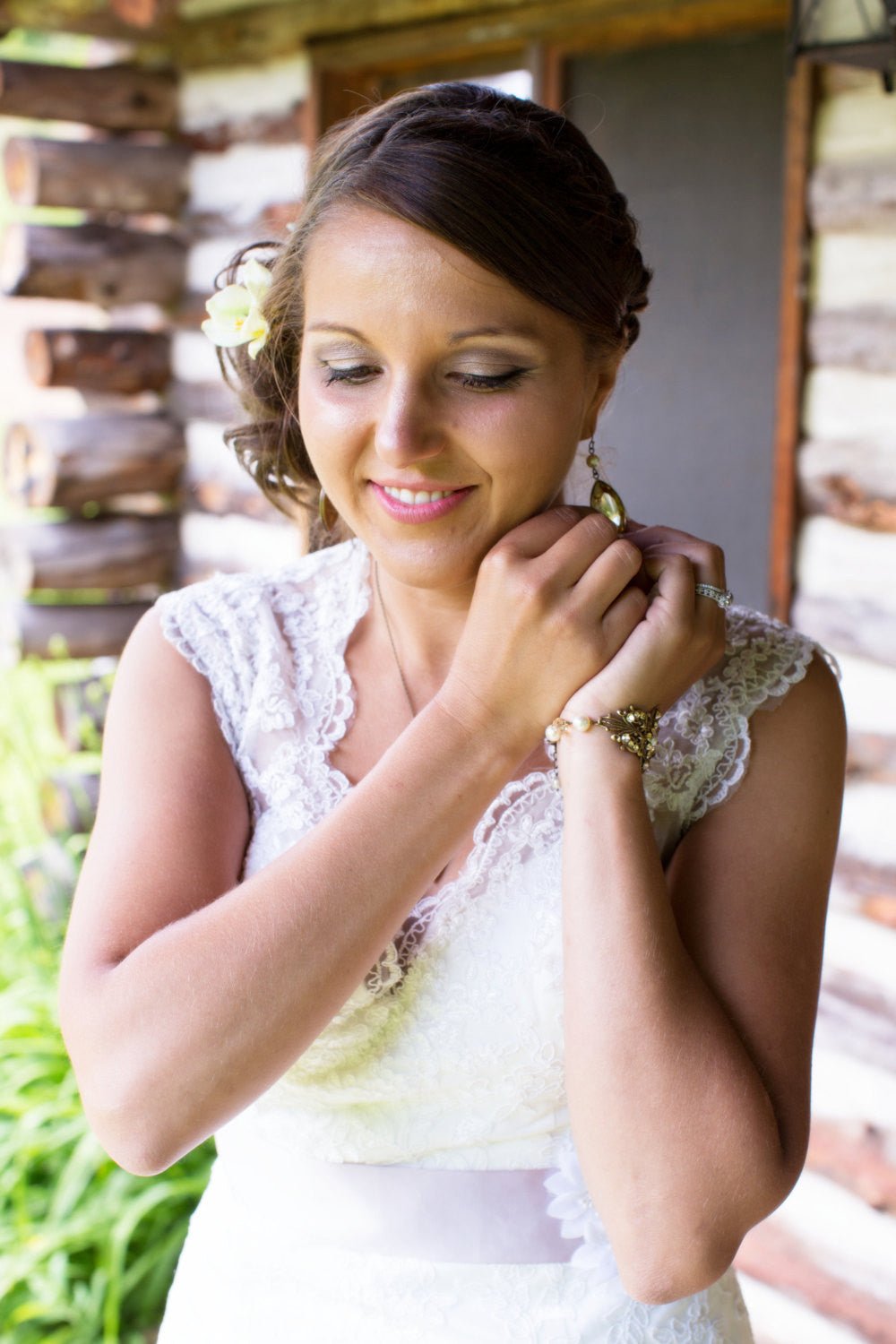 Antique gold filigree Bridal bracelet with Premium European crystals and pearls - Treasures by Agnes