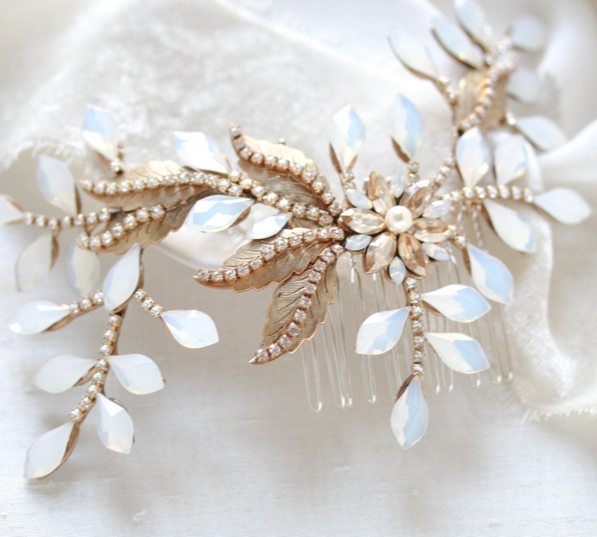 Antique gold Floral Bridal hair accessory - COURTNEY - Treasures by Agnes