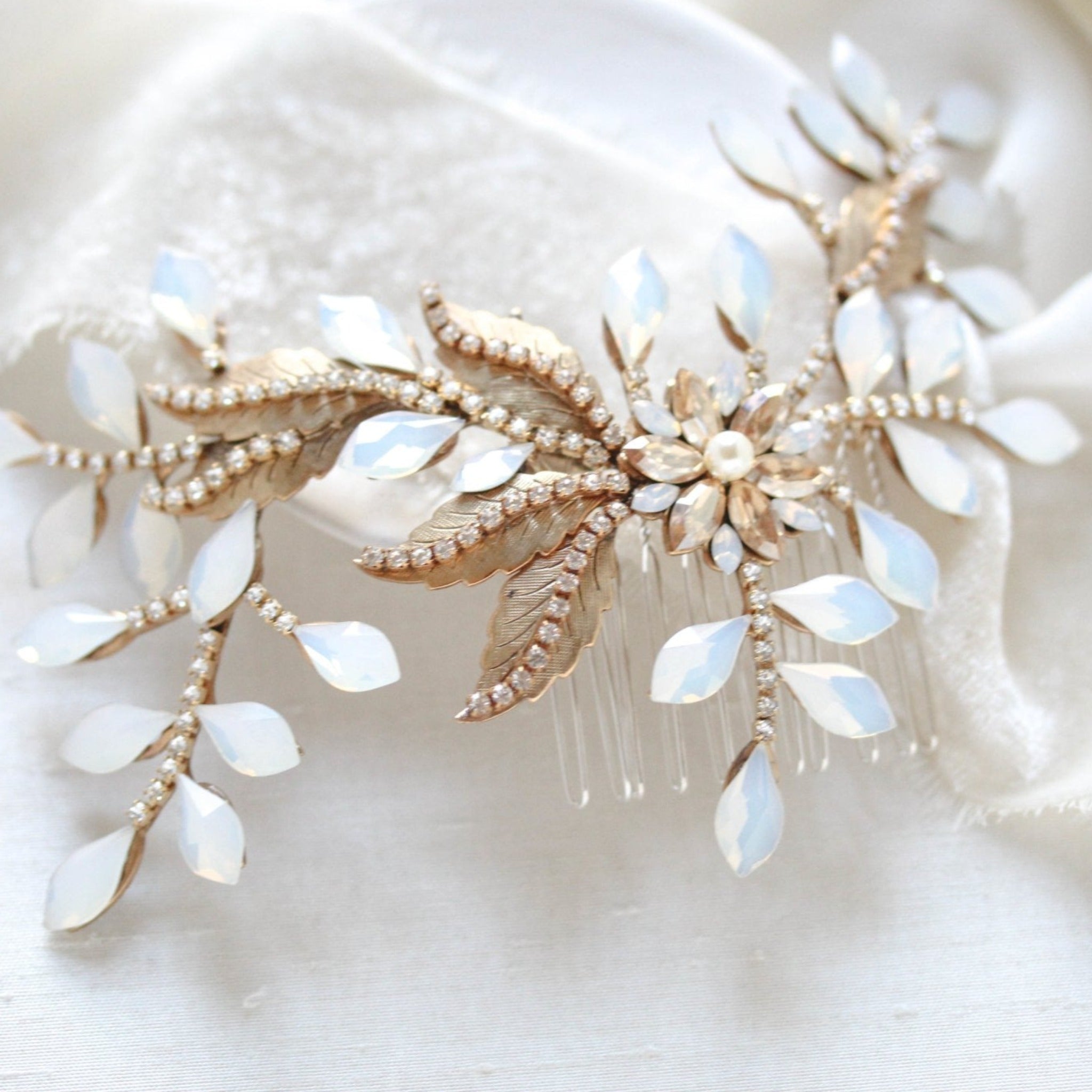Antique gold Floral Bridal hair accessory - COURTNEY - Treasures by Agnes