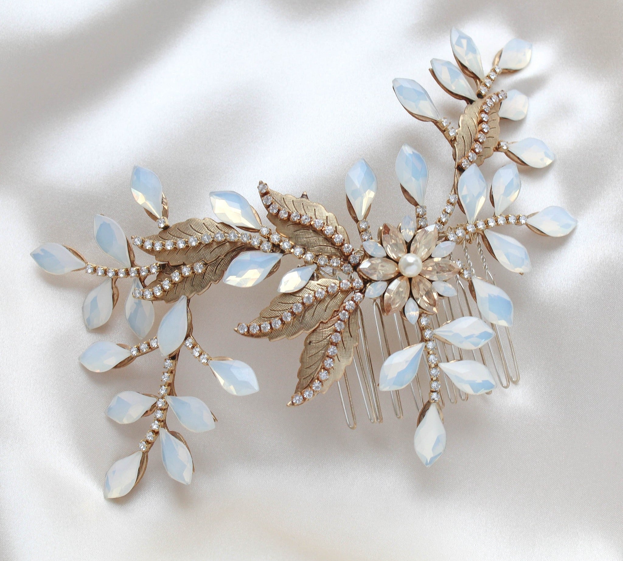 Antique gold Floral Bridal hair accessory - COURTNEY - Treasures by Agnes