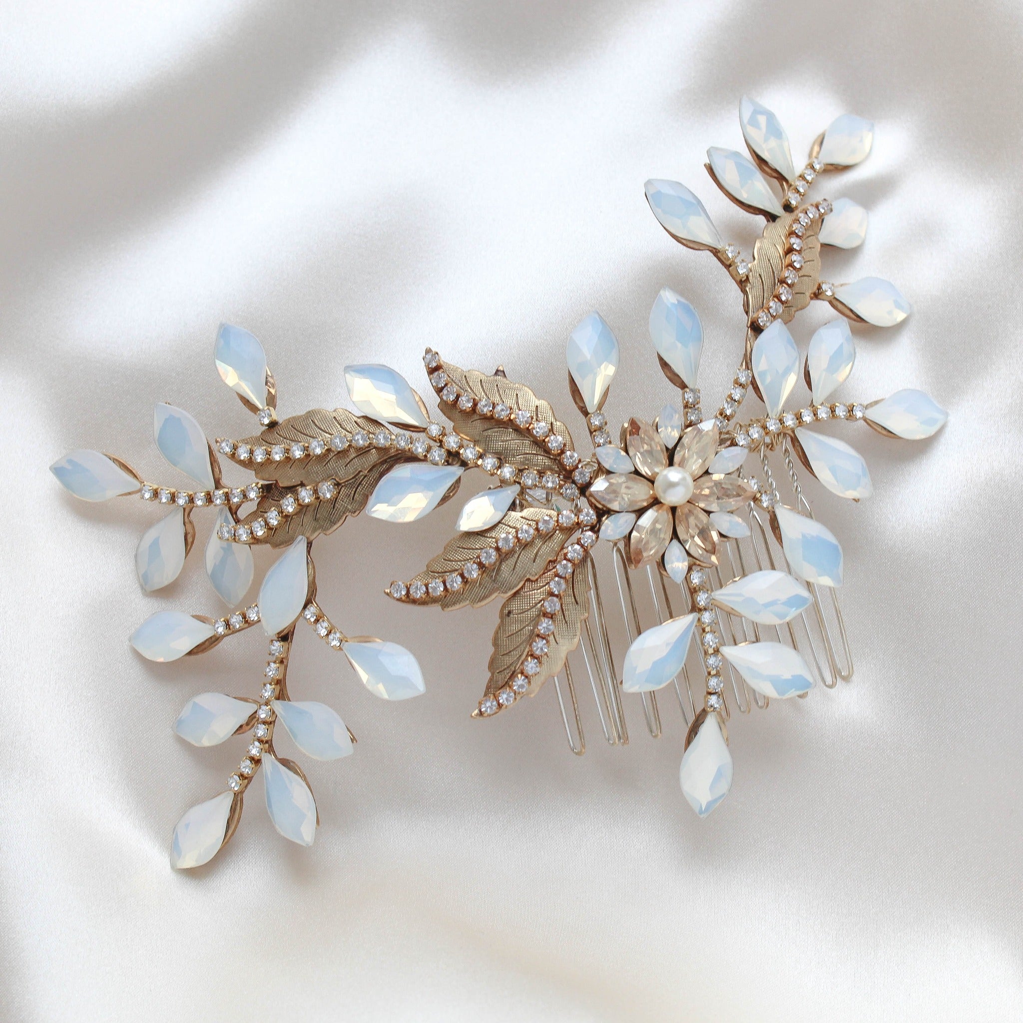 Antique gold Floral Bridal hair accessory - COURTNEY - Treasures by Agnes