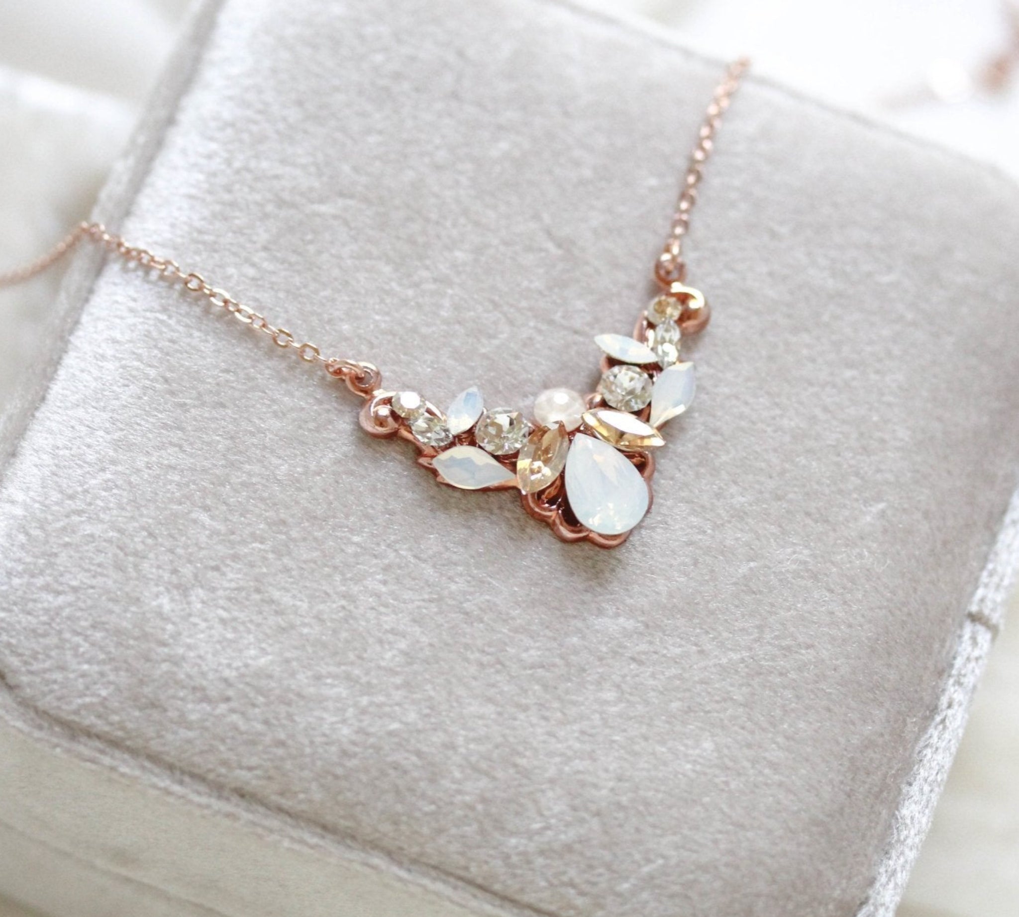 Antique gold vintage style Bridal necklace - CHARLOTTE - Treasures by Agnes