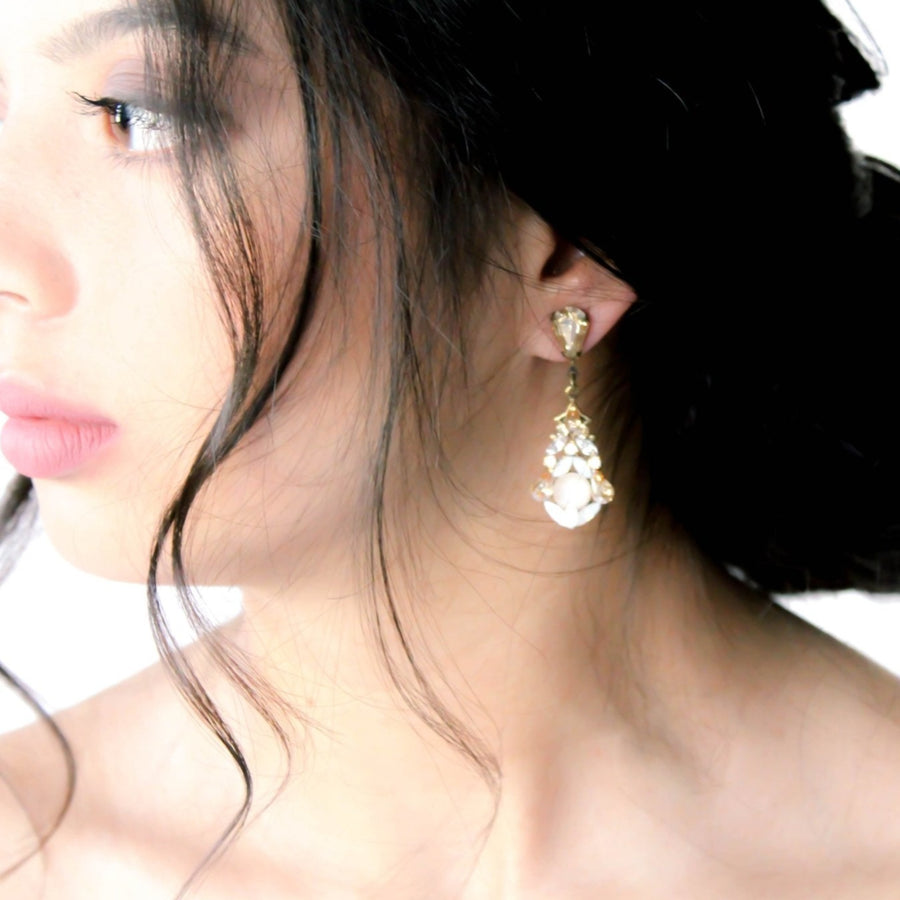 Antique gold vintage style crystal Wedding earrings - KENNEDY - Treasures by Agnes