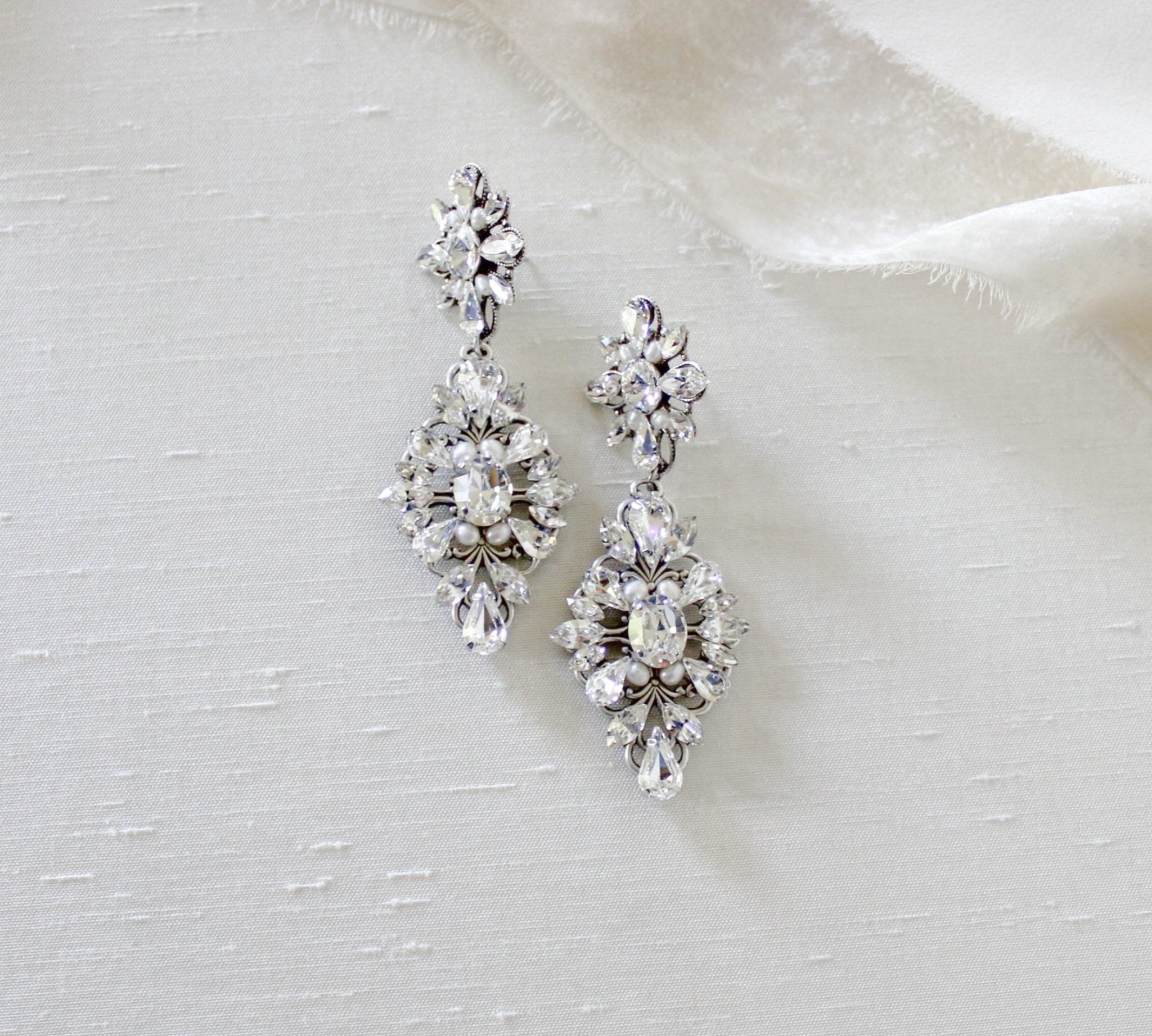 Crystal Bridal earrings with freshwater pearls - MELINDA - Treasures by Agnes