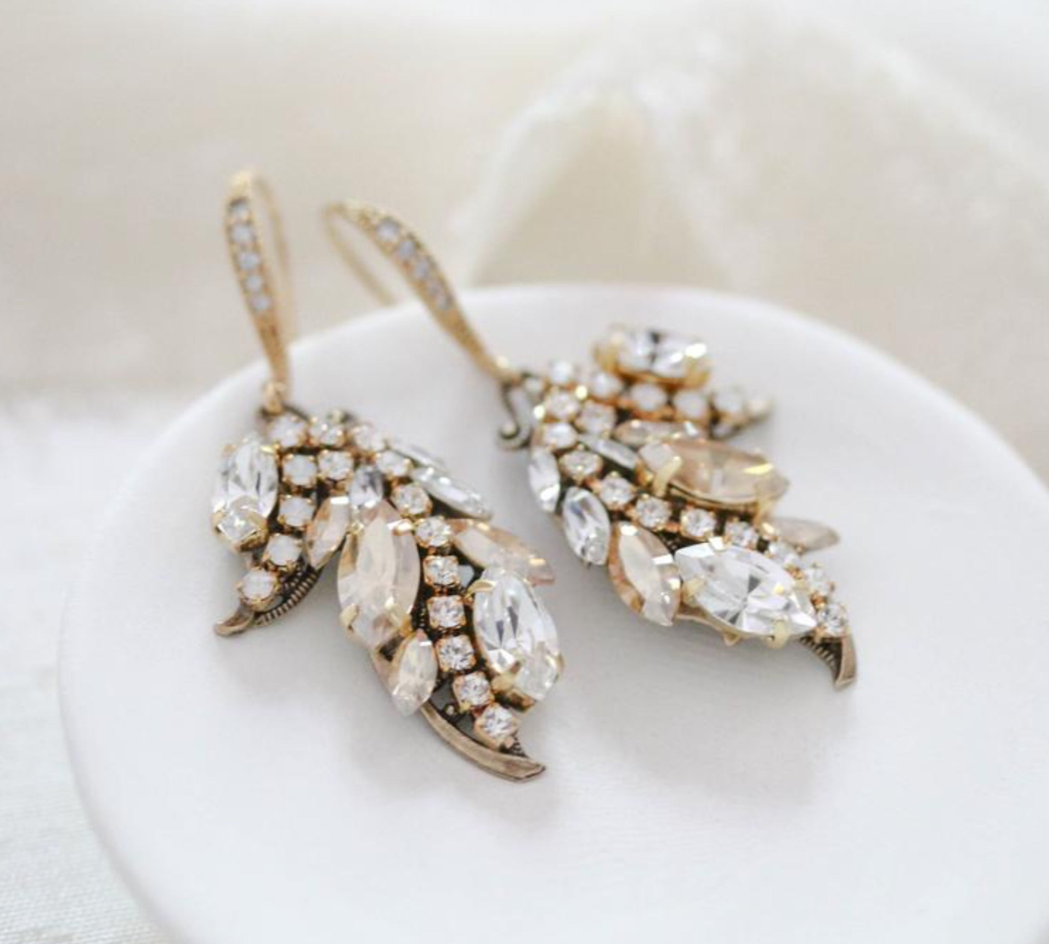 Crystal dangle Bridal earrings - EMERY - Treasures by Agnes