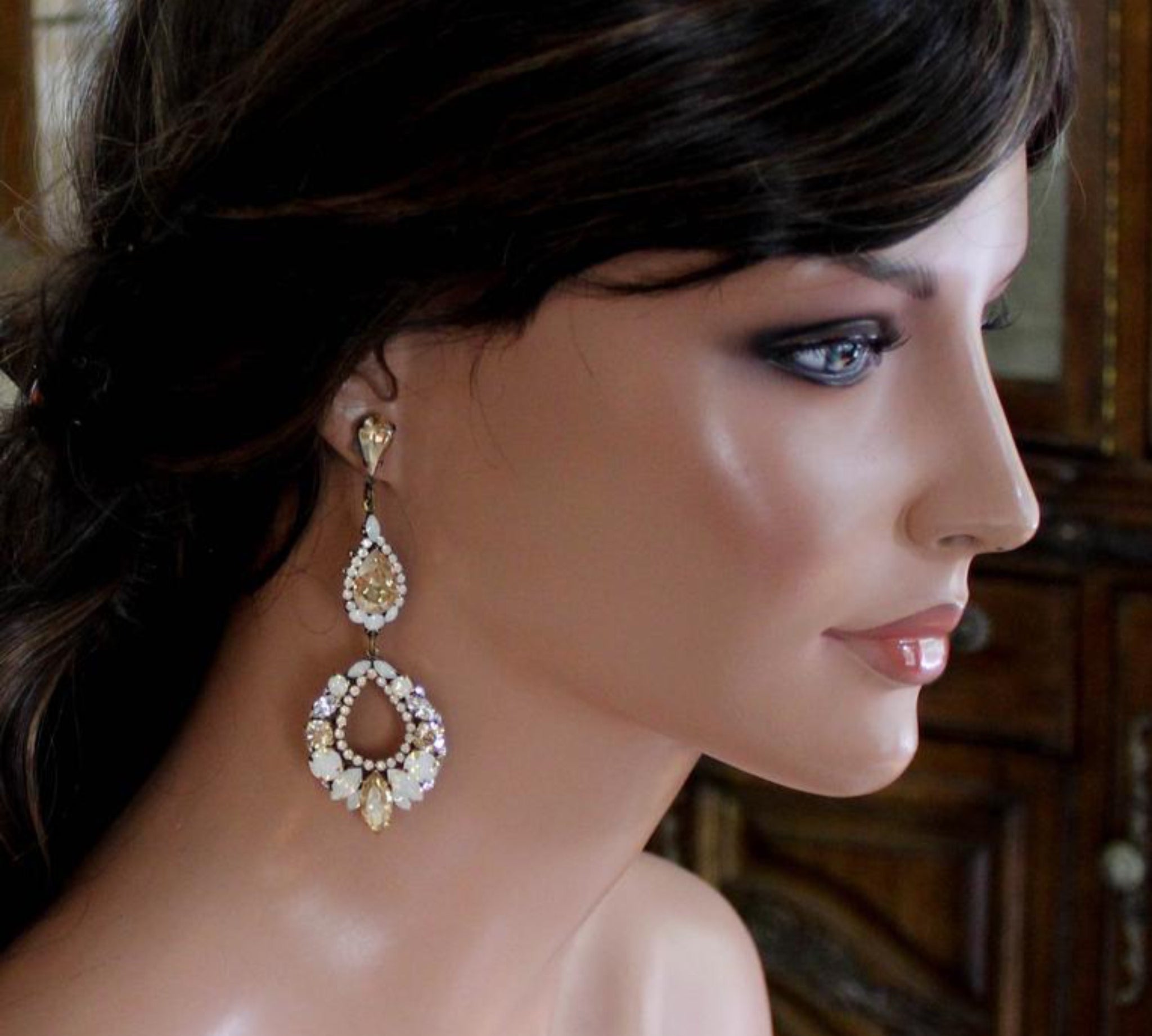 Crystal Statement Bridal chandelier earrings - QUINN - Treasures by Agnes
