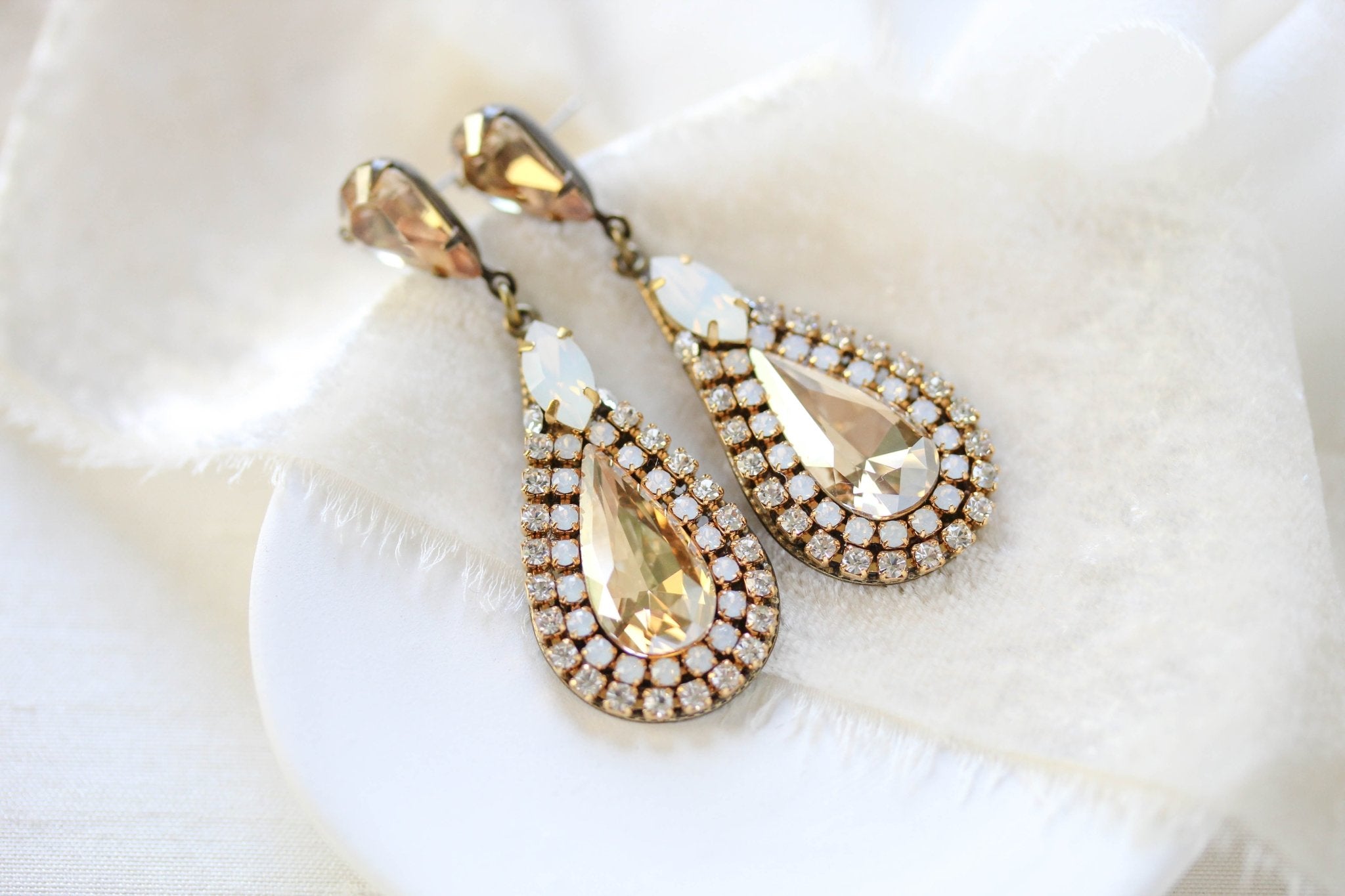 Crystal teardrop wedding earrings - KELSEY - Treasures by Agnes
