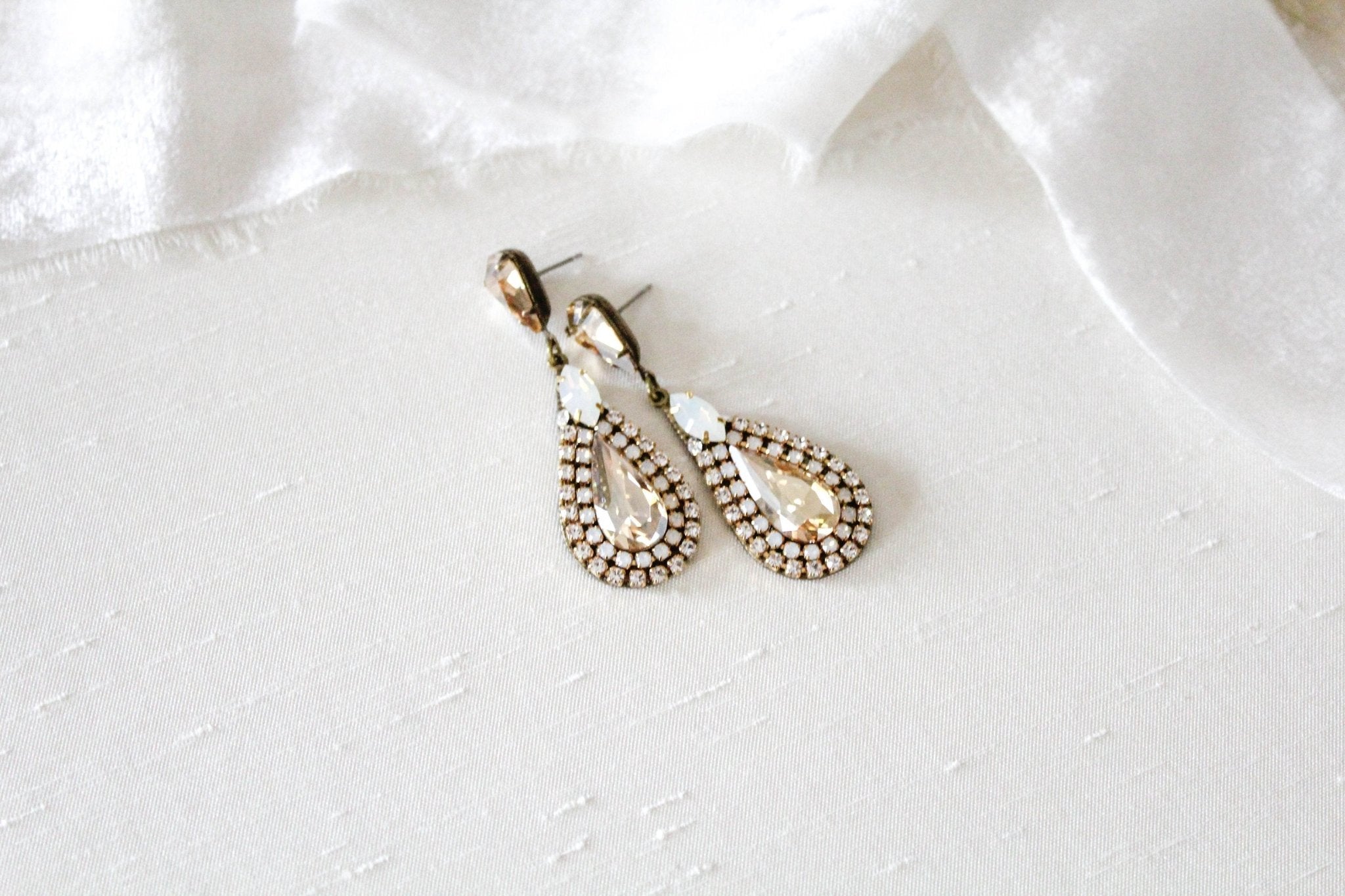Crystal teardrop wedding earrings - KELSEY - Treasures by Agnes