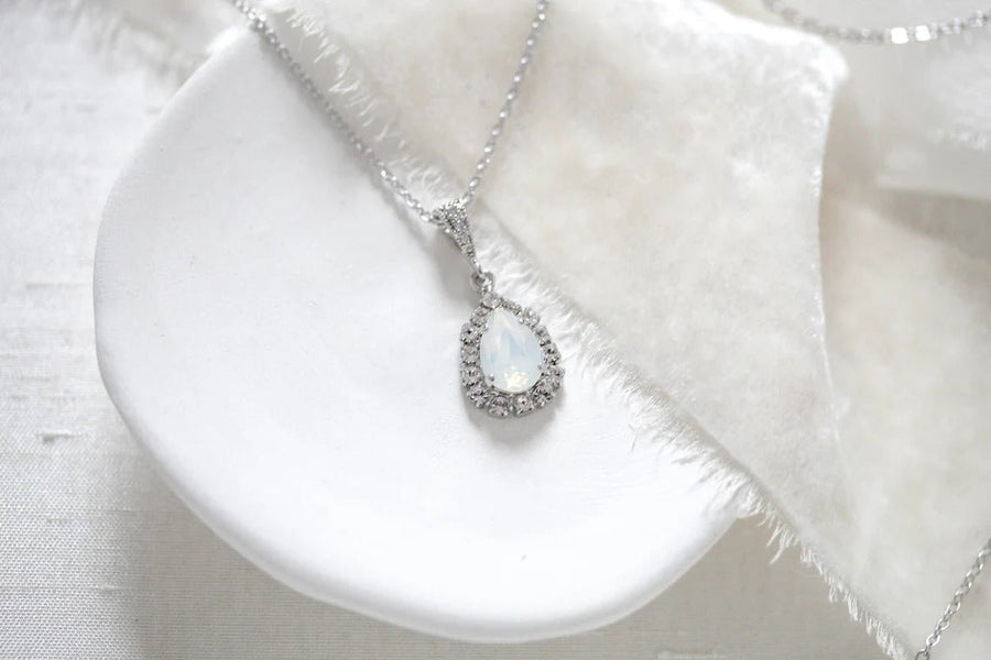 Dainty White opal crystal backdrop necklace - GIA