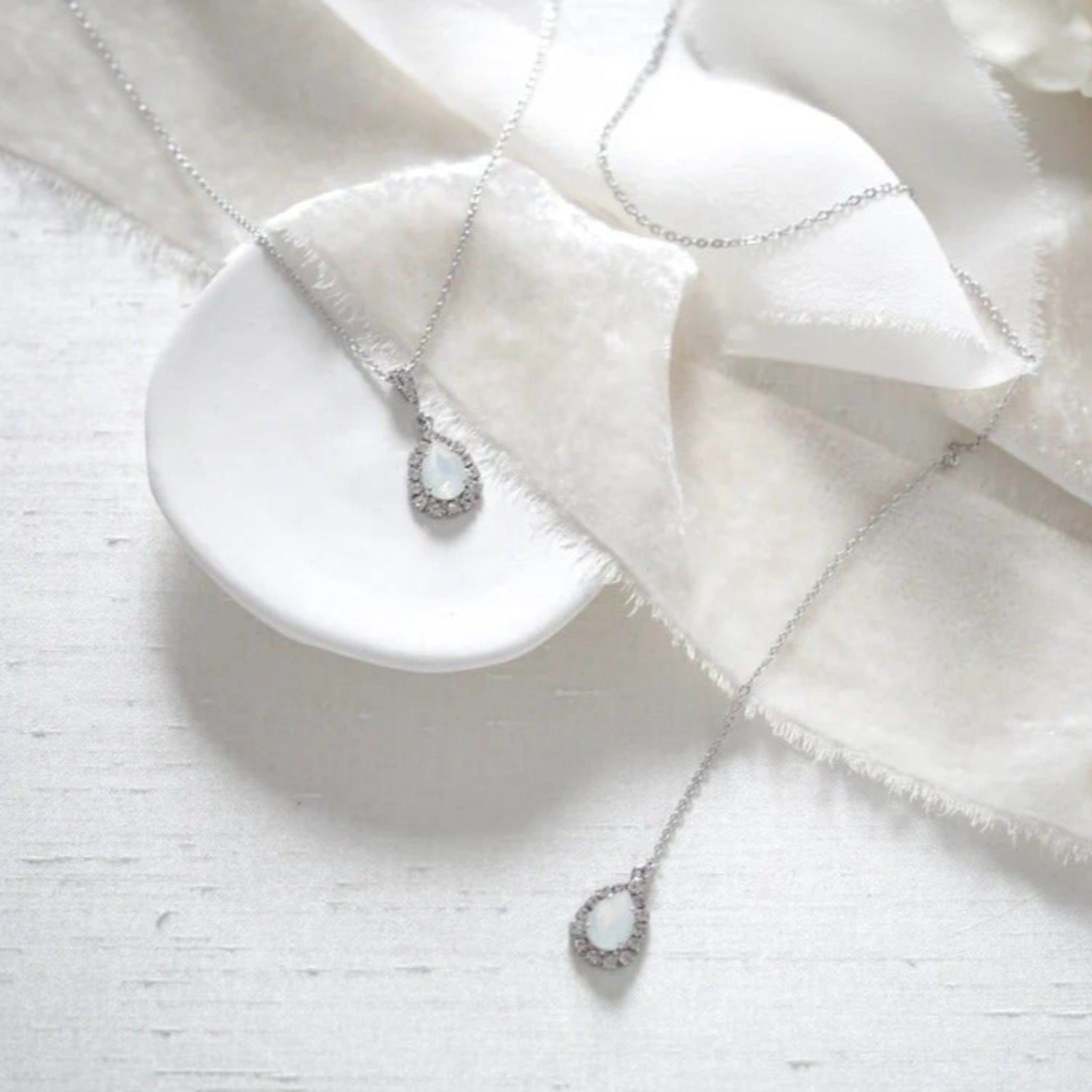 Dainty White opal crystal backdrop necklace - GIA