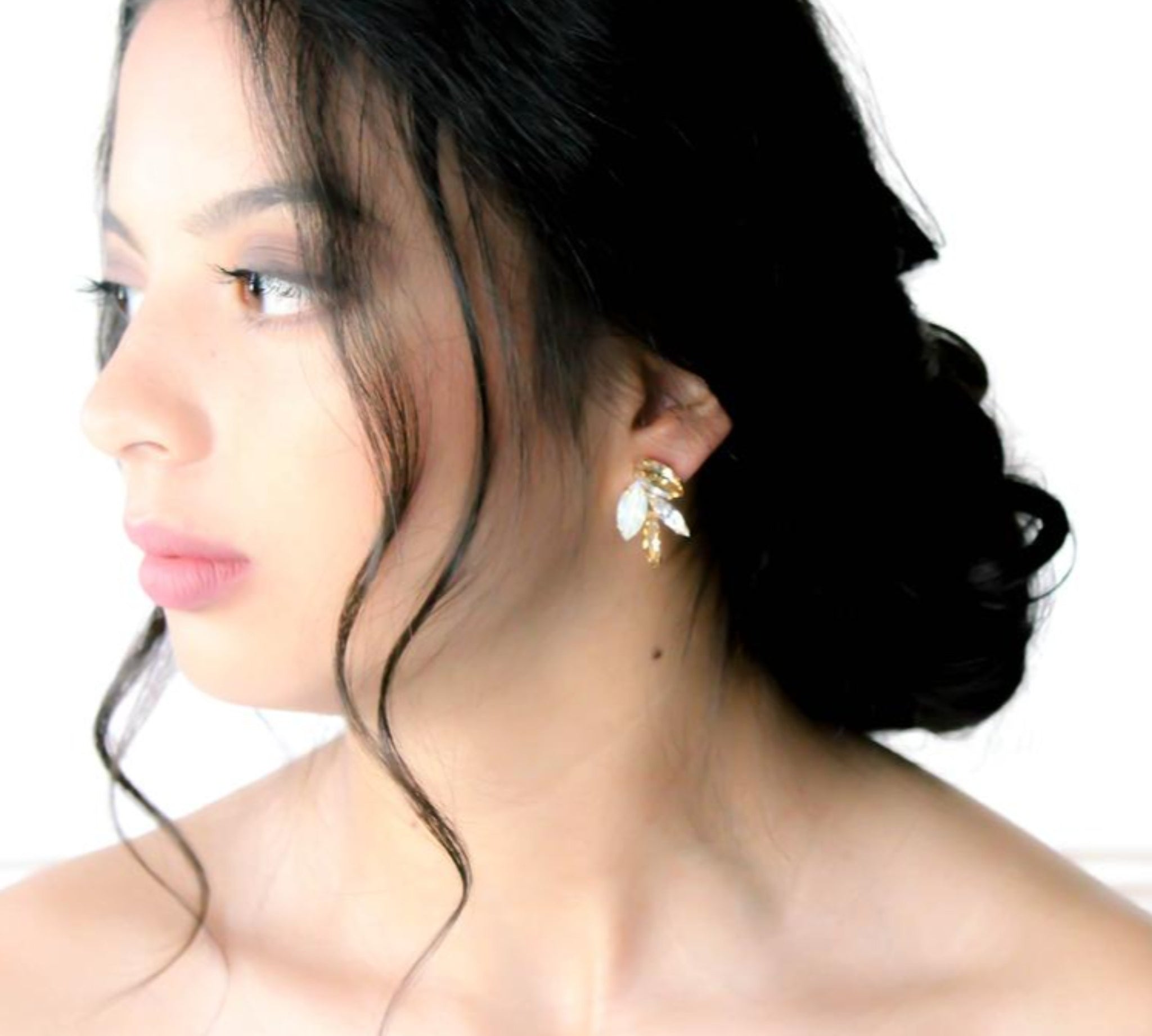 Delicate cluster style Swarovski stud earrings - CHRISTINA - Treasures by Agnes