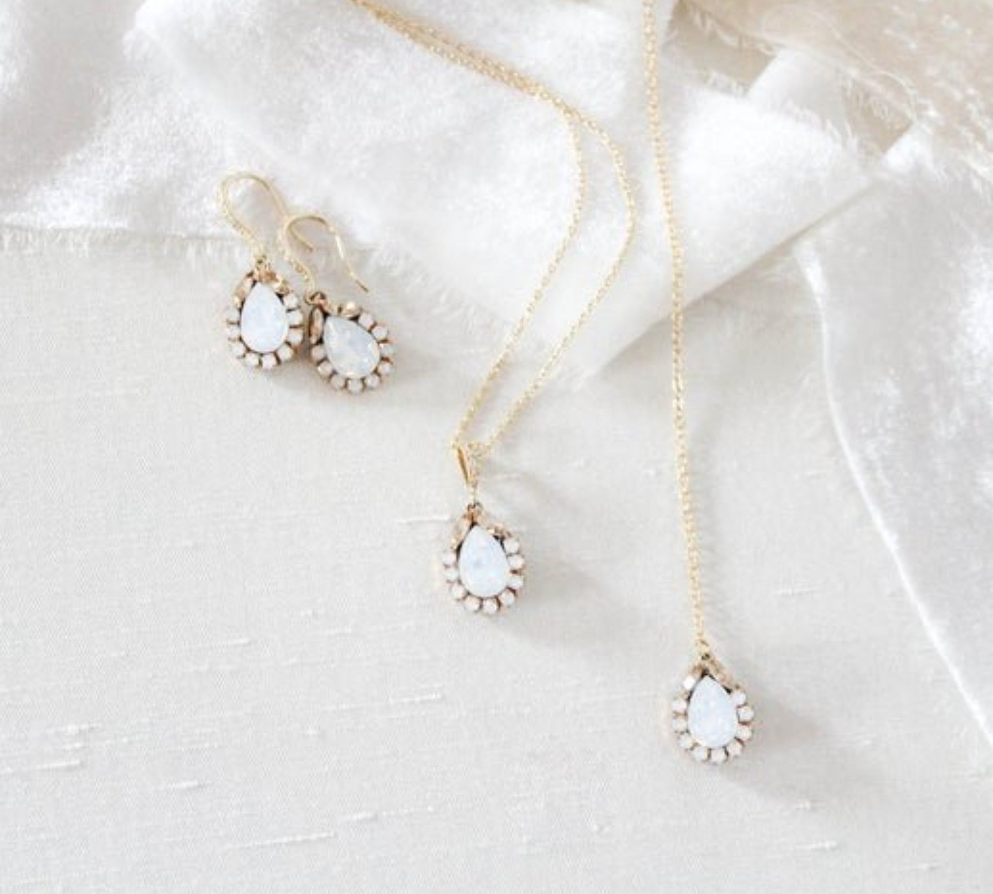 Delicate crystal Bridal backdrop necklace - GIGI - Treasures by Agnes